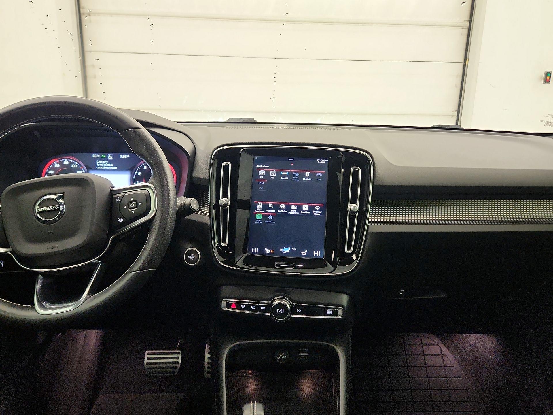 Thumbnail: 2021 Volvo XC40 - 9