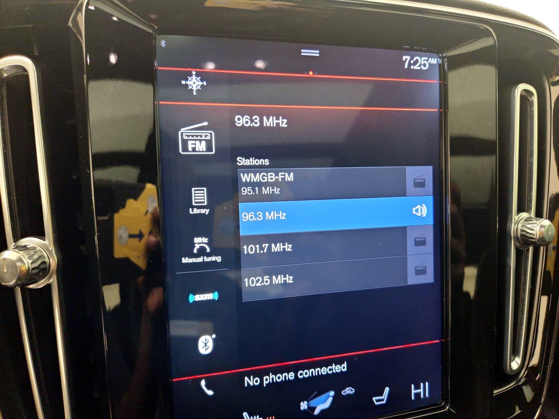 Thumbnail: 2021 Volvo XC40 - 15