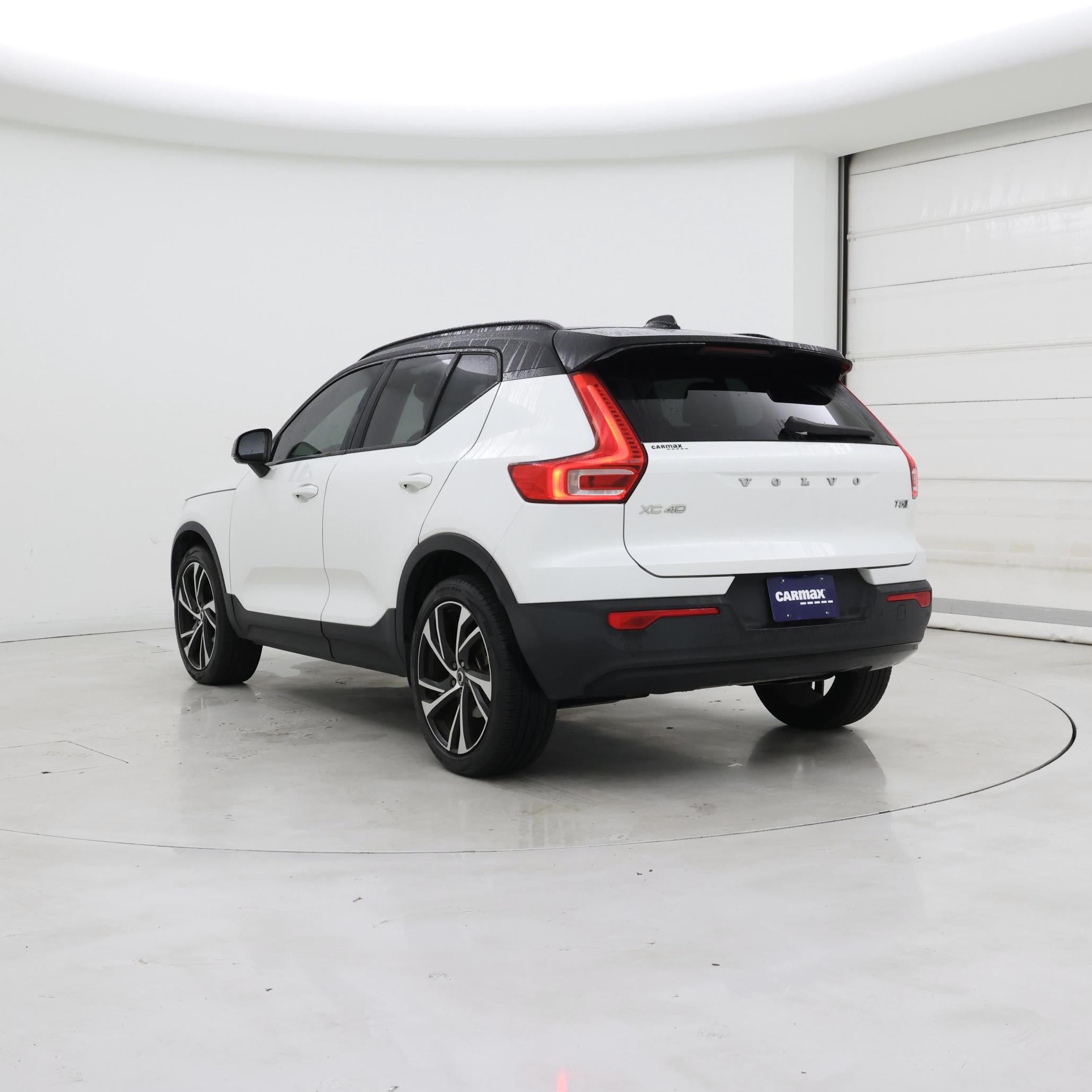 Thumbnail: 2021 Volvo XC40 - 2