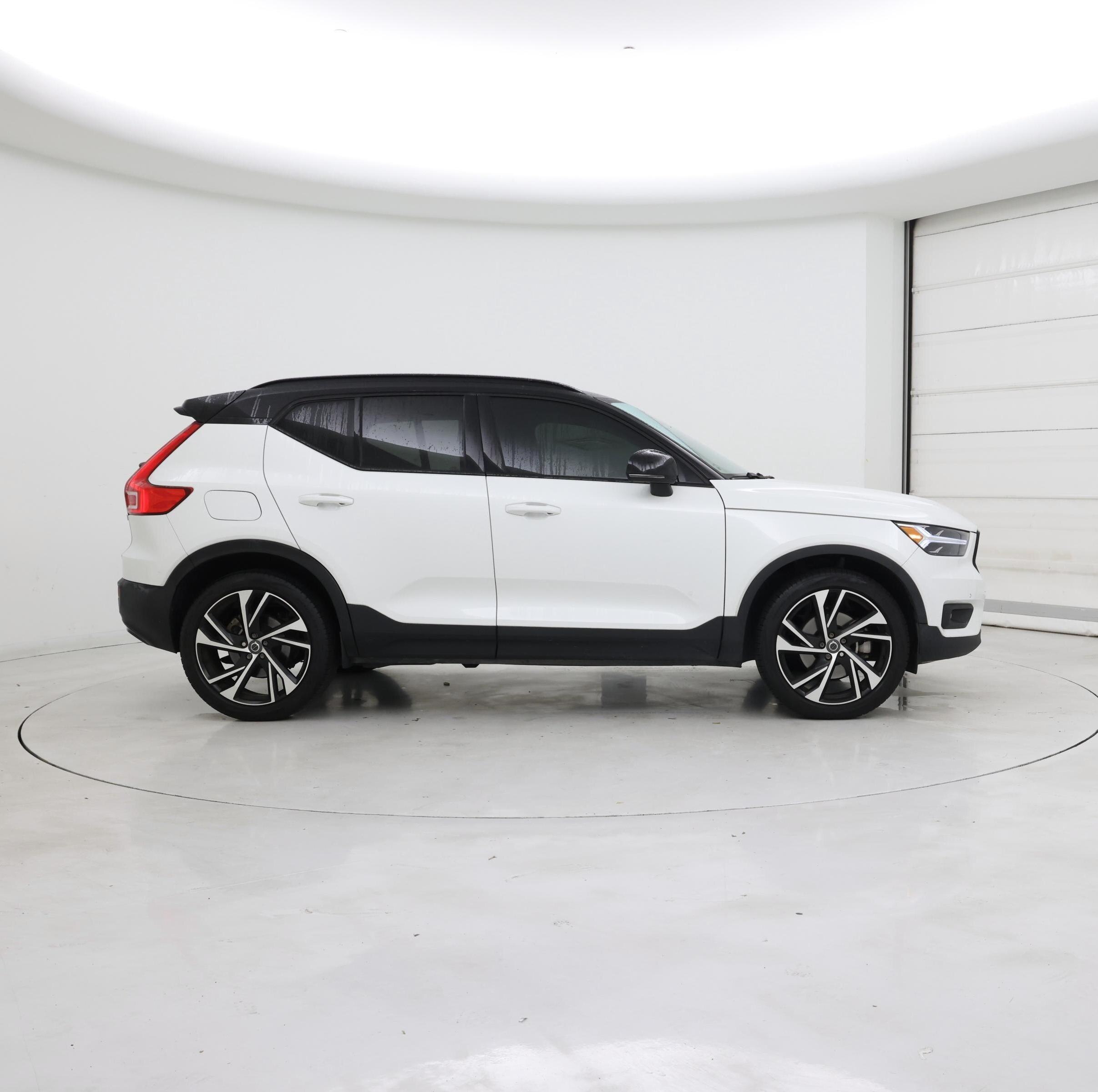 Thumbnail: 2021 Volvo XC40 - 7