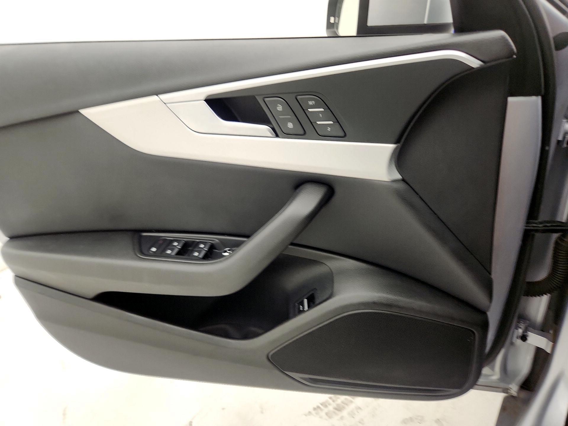 Thumbnail: 2017 Audi A4 - 12