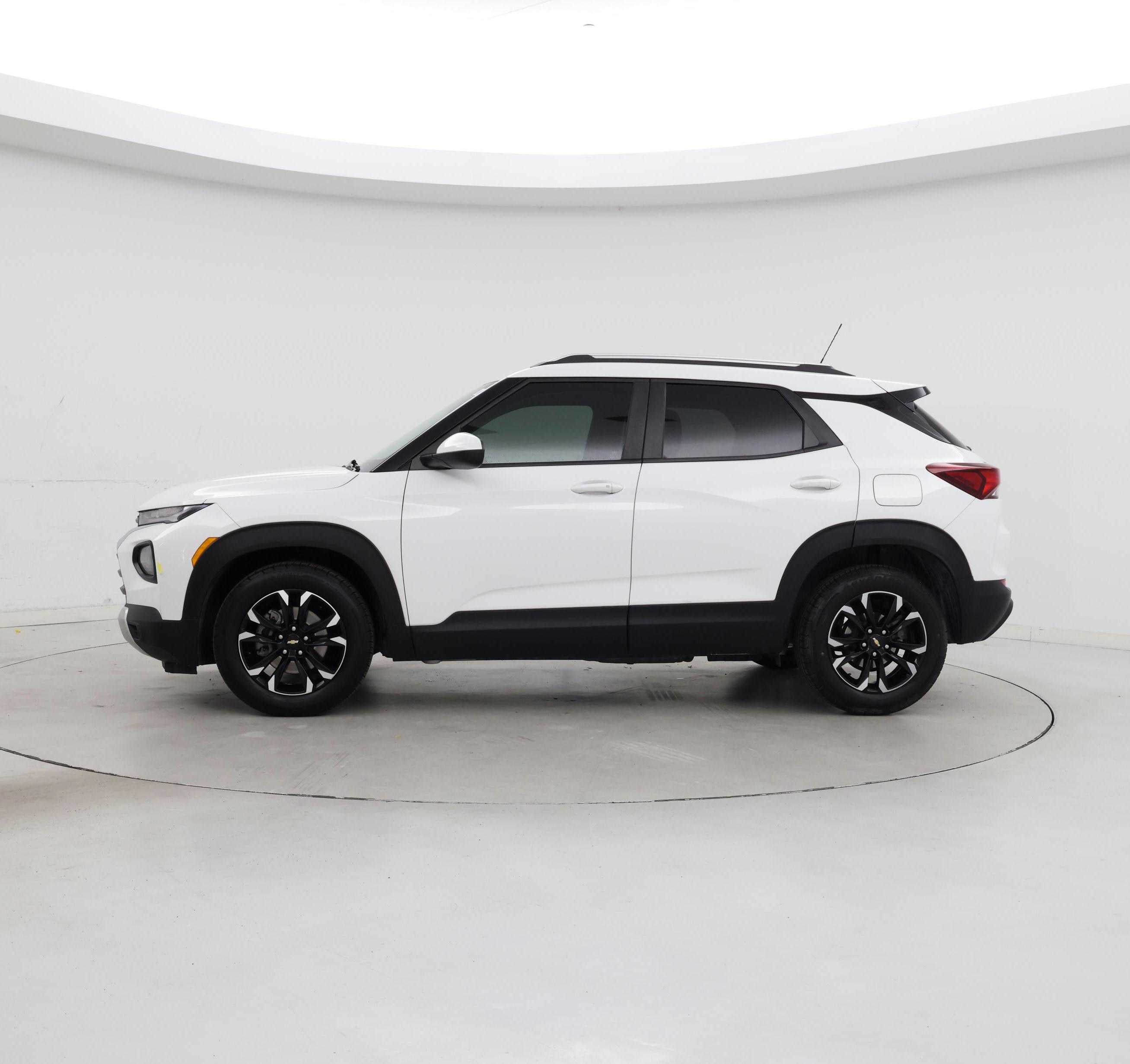 Thumbnail: 2023 Chevrolet TrailBlazer - 3