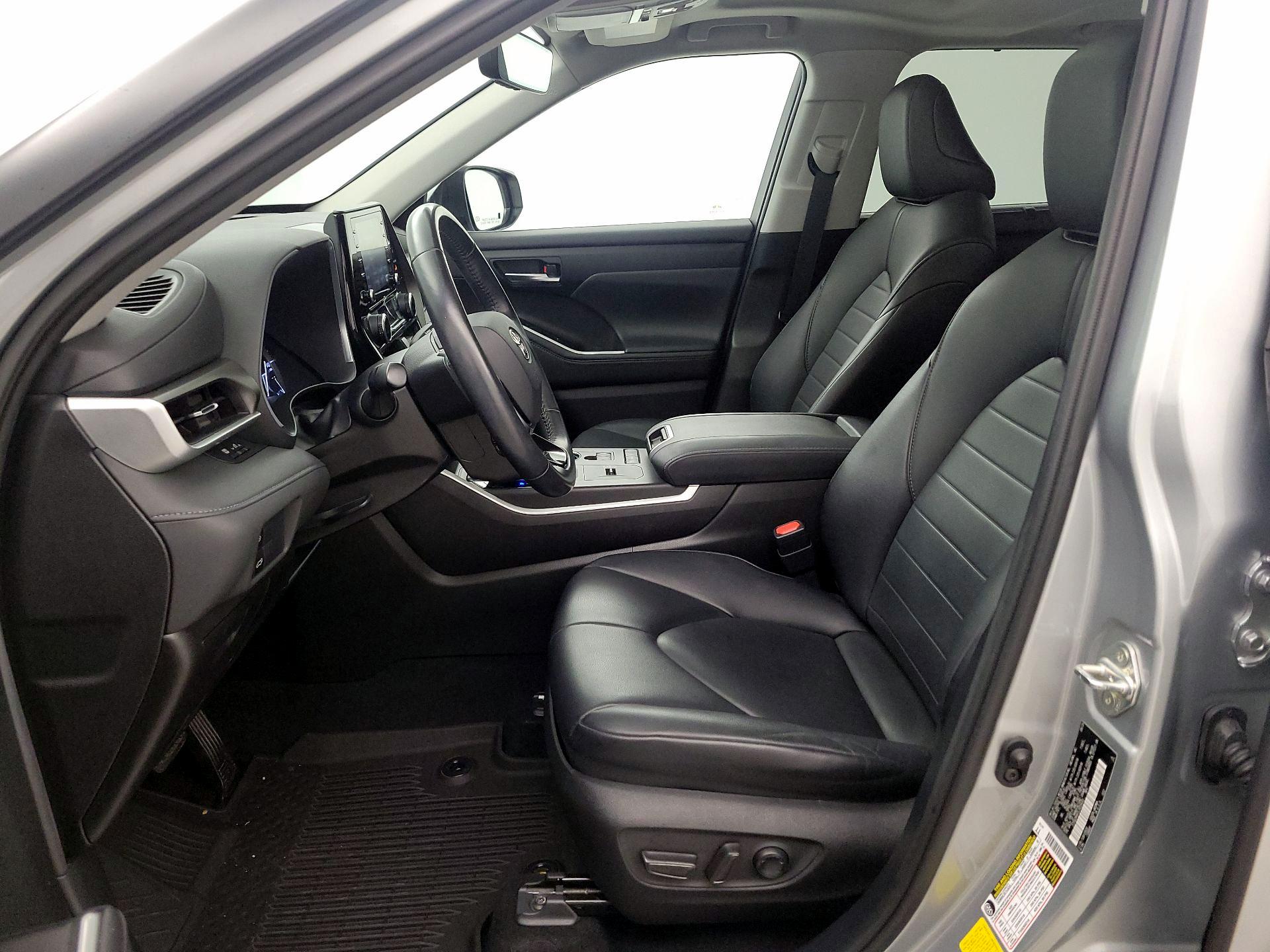 Thumbnail: 2020 Toyota Highlander - 11