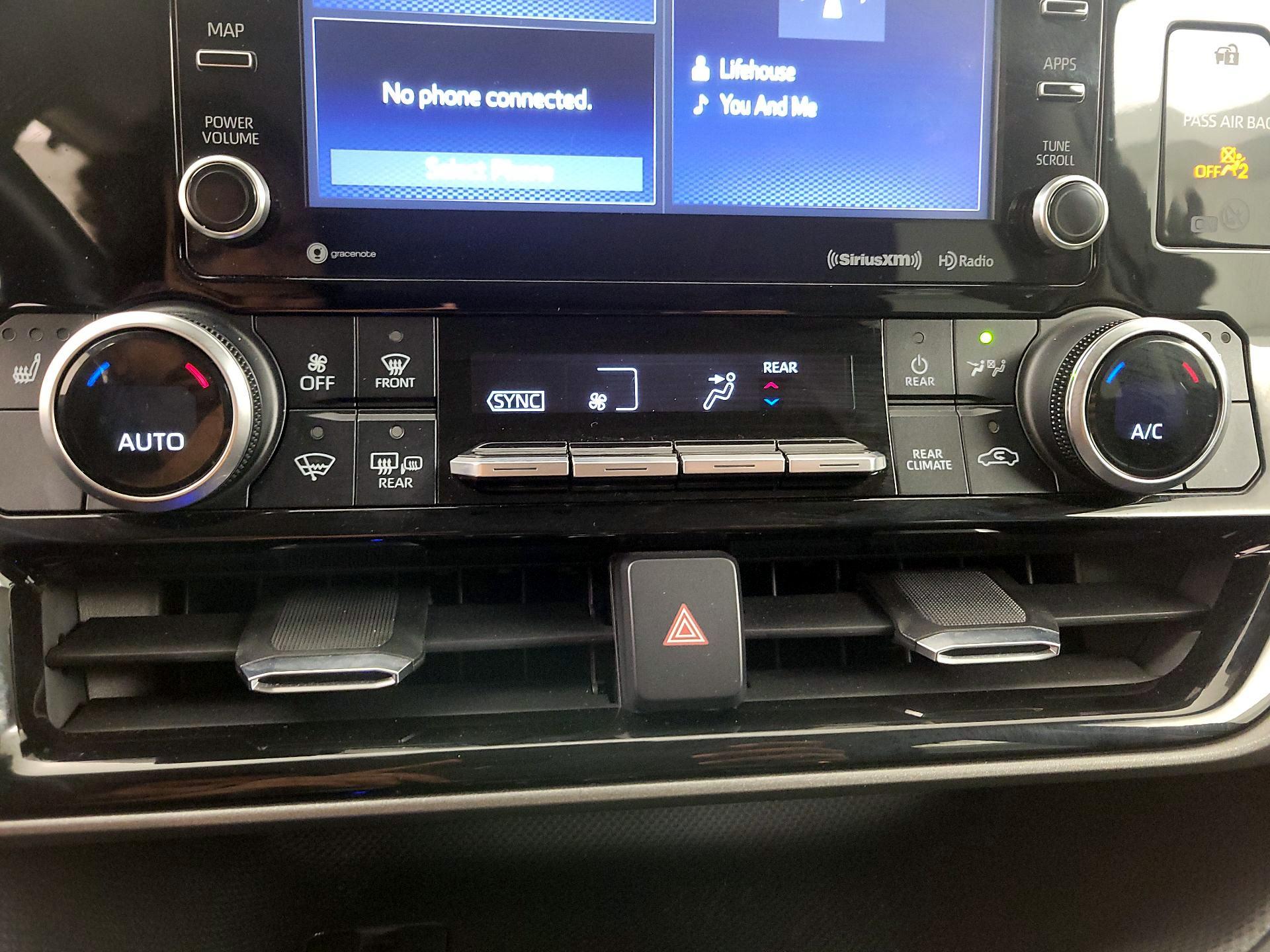 Thumbnail: 2020 Toyota Highlander - 16
