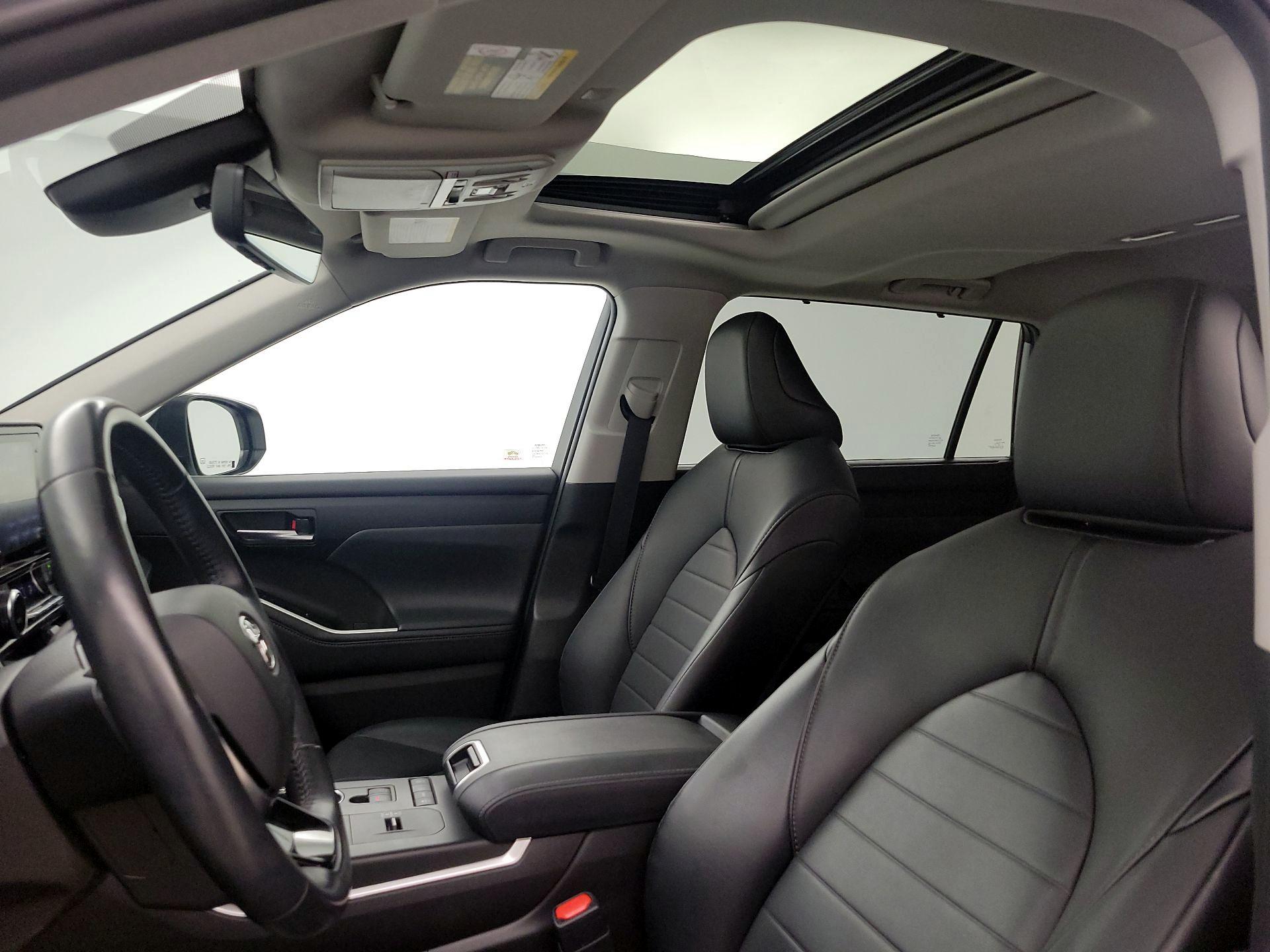 Thumbnail: 2020 Toyota Highlander - 19
