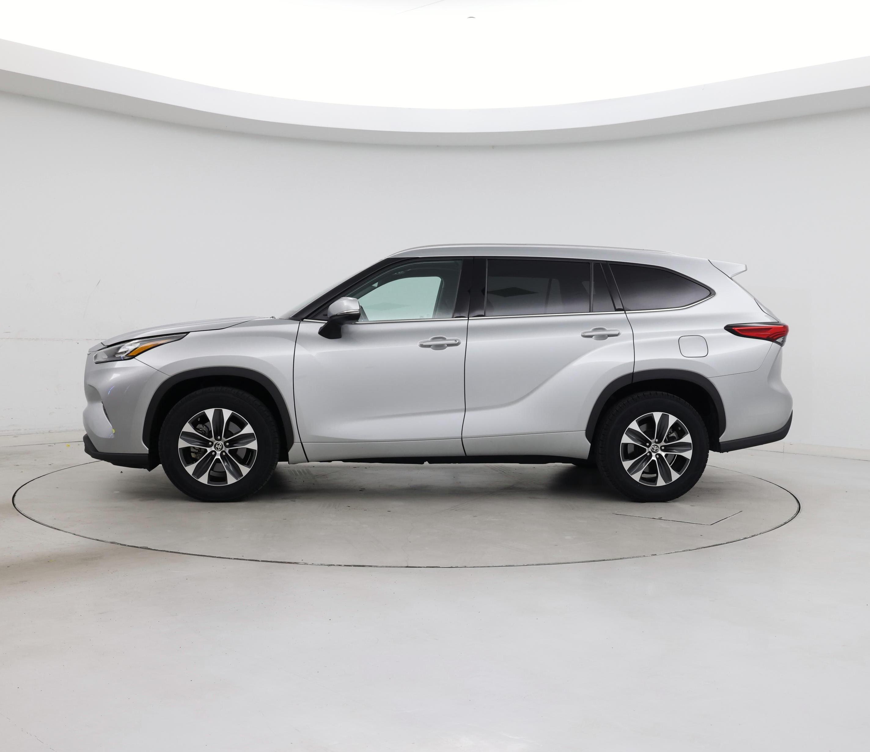 Thumbnail: 2020 Toyota Highlander - 3