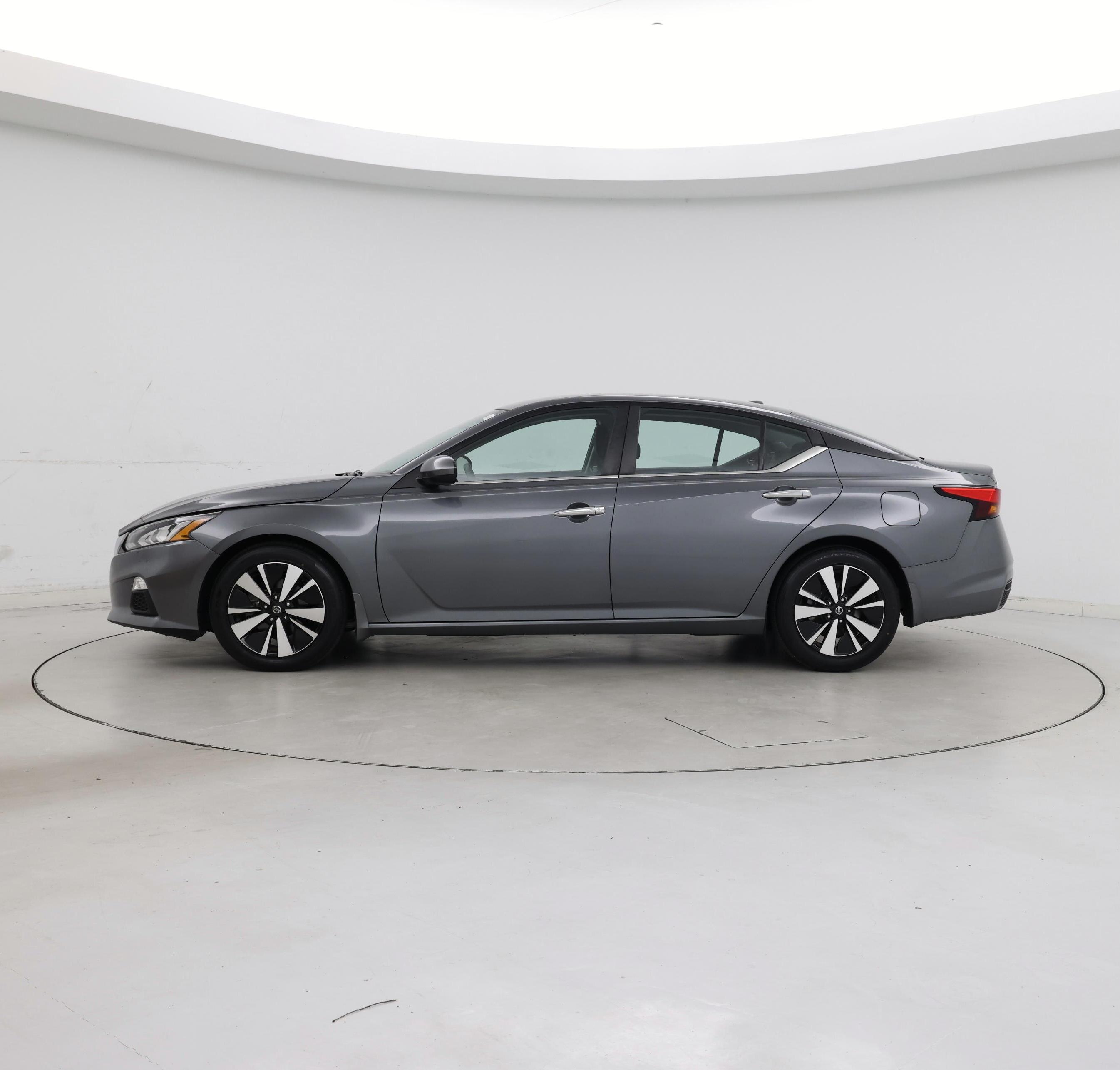 Thumbnail: 2021 Nissan Altima - 3
