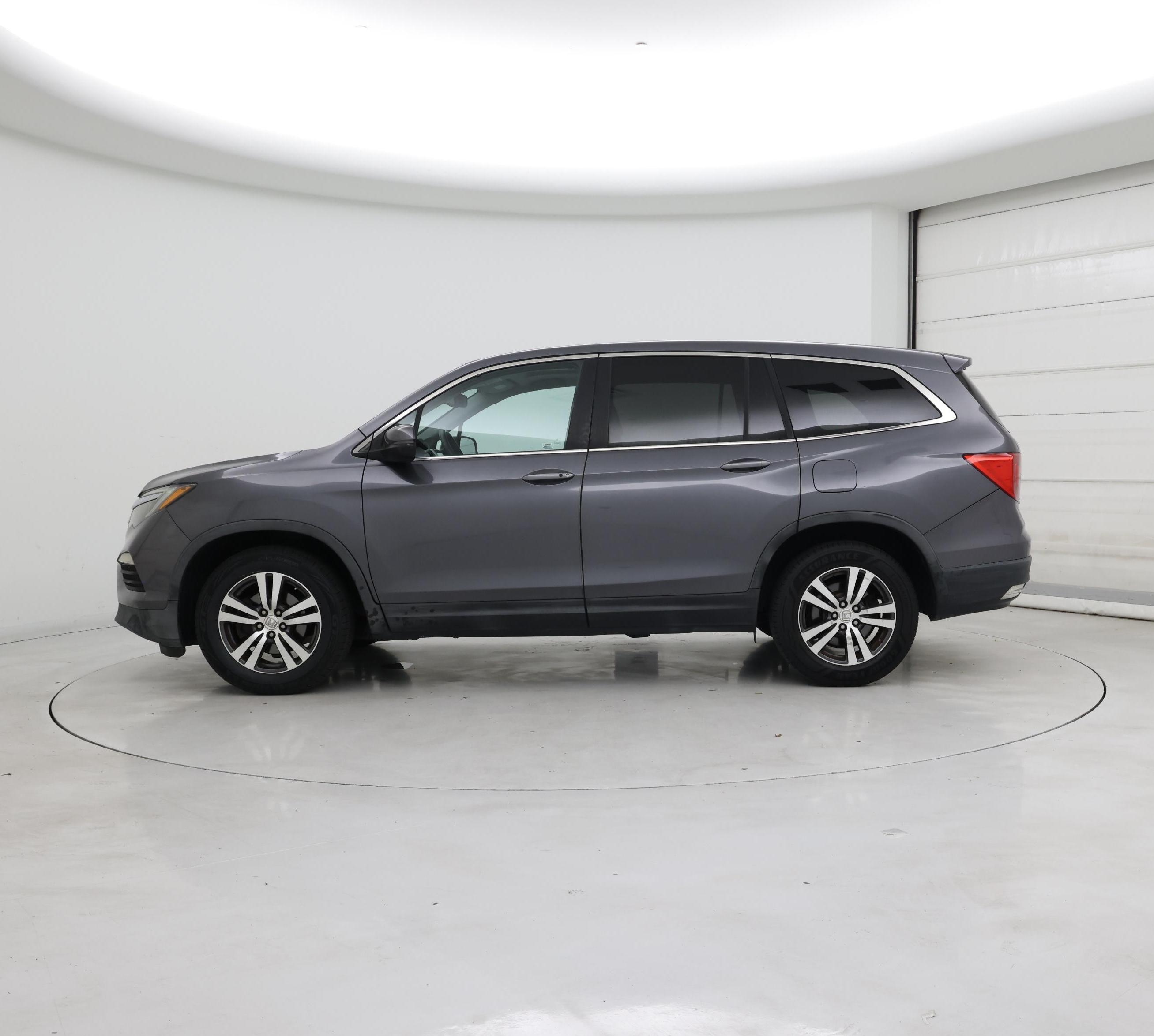 Thumbnail: 2016 Honda Pilot - 3