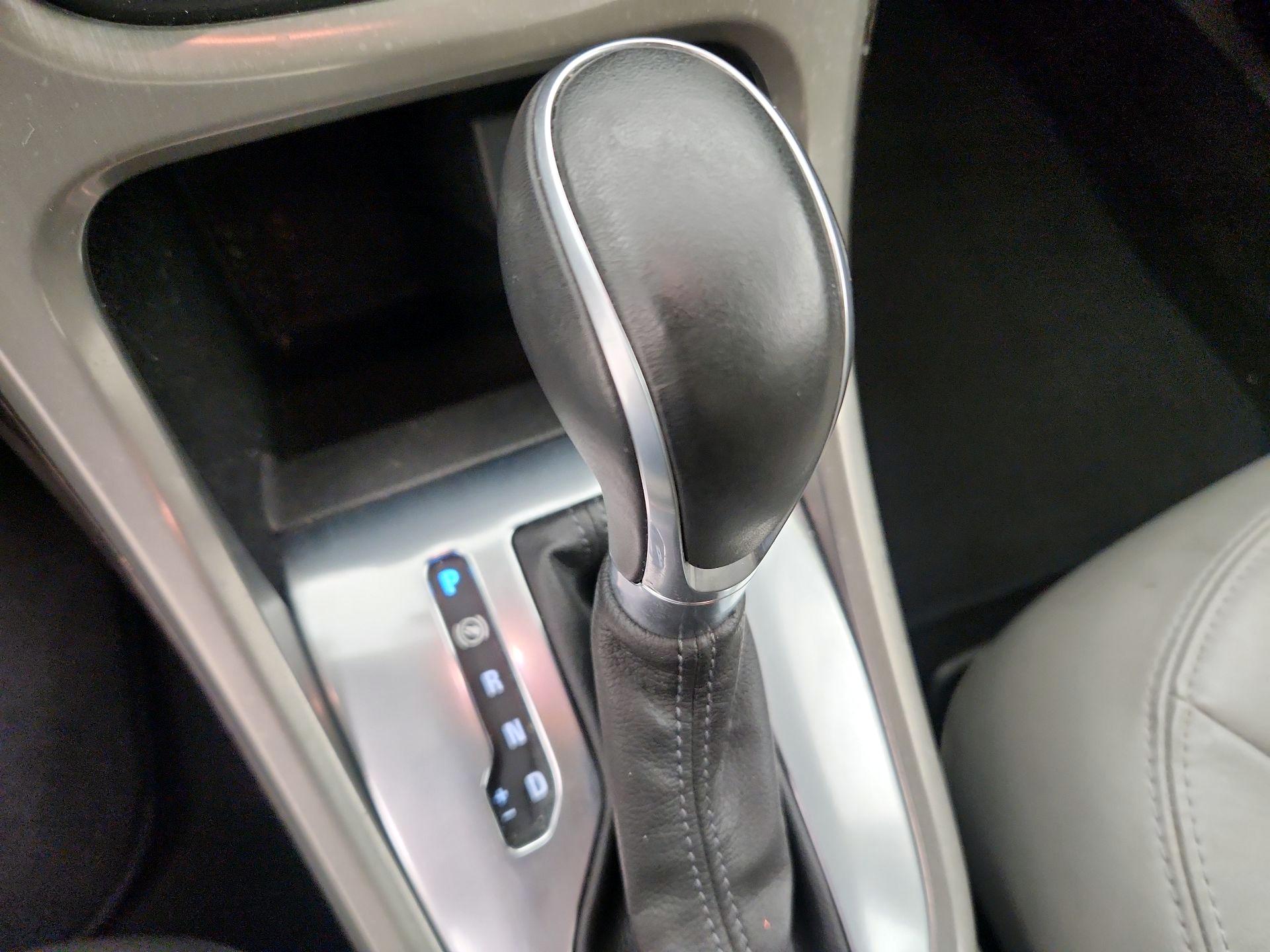 Thumbnail: 2016 Buick Verano - 17