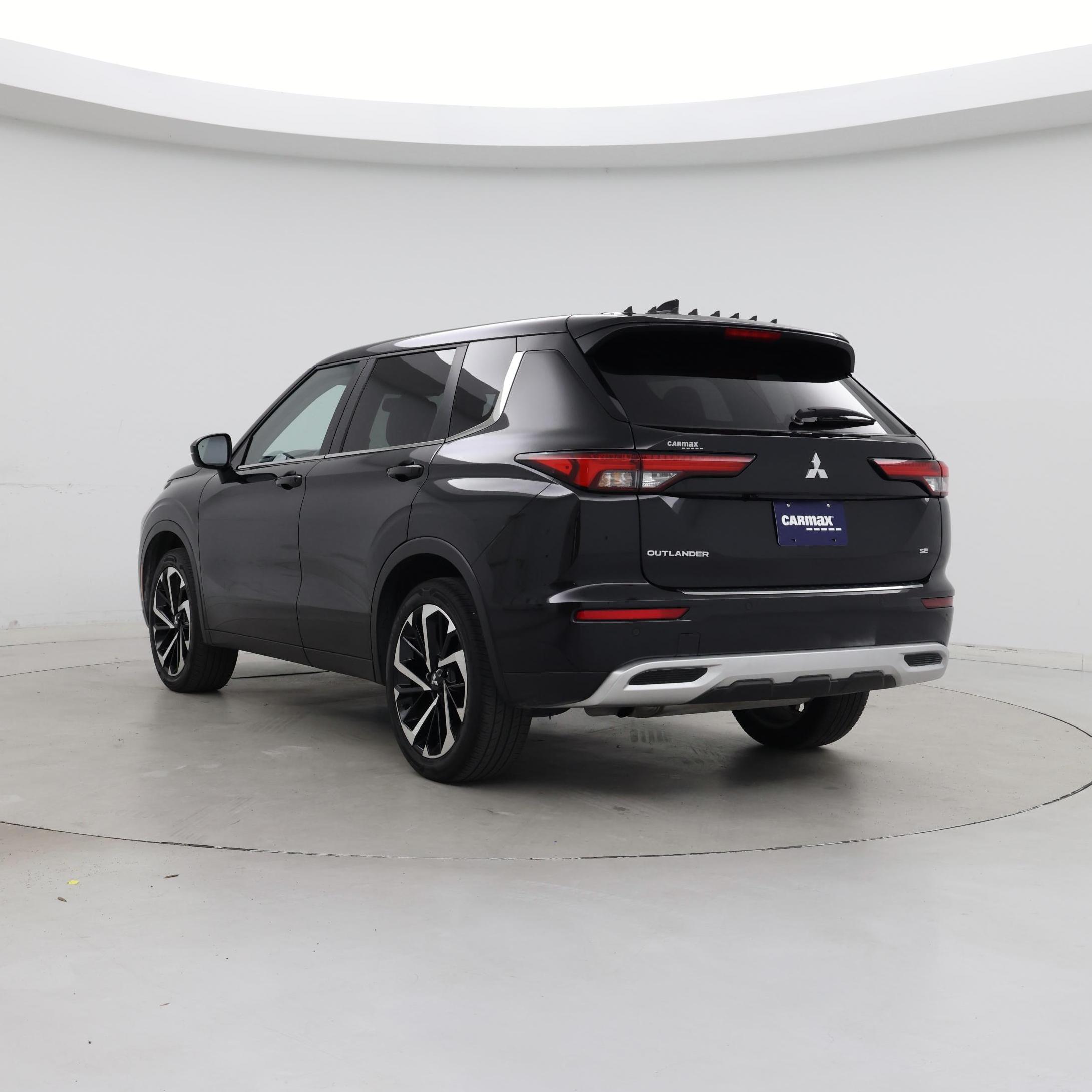 Thumbnail: 2024 Mitsubishi Outlander - 2