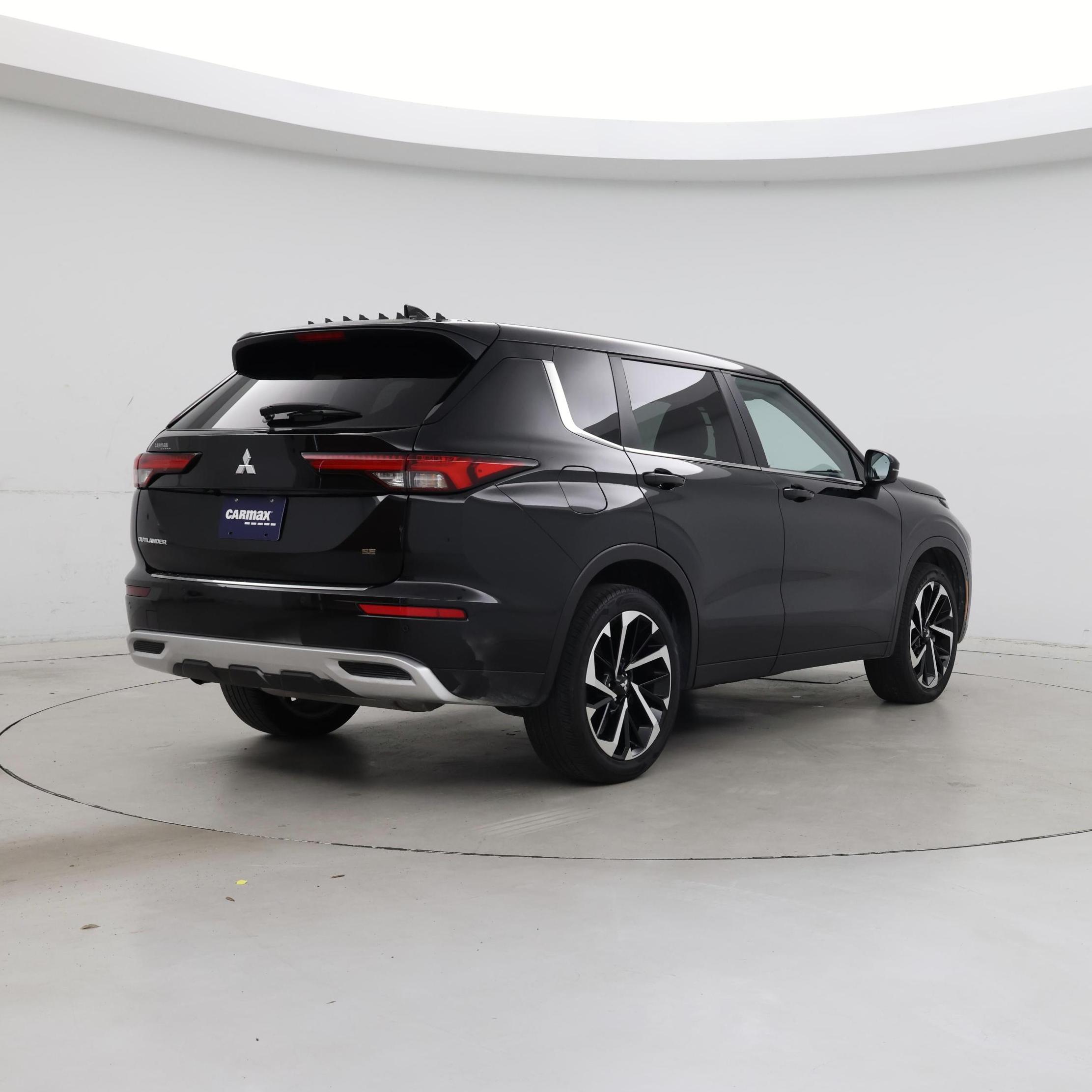 Thumbnail: 2024 Mitsubishi Outlander - 8