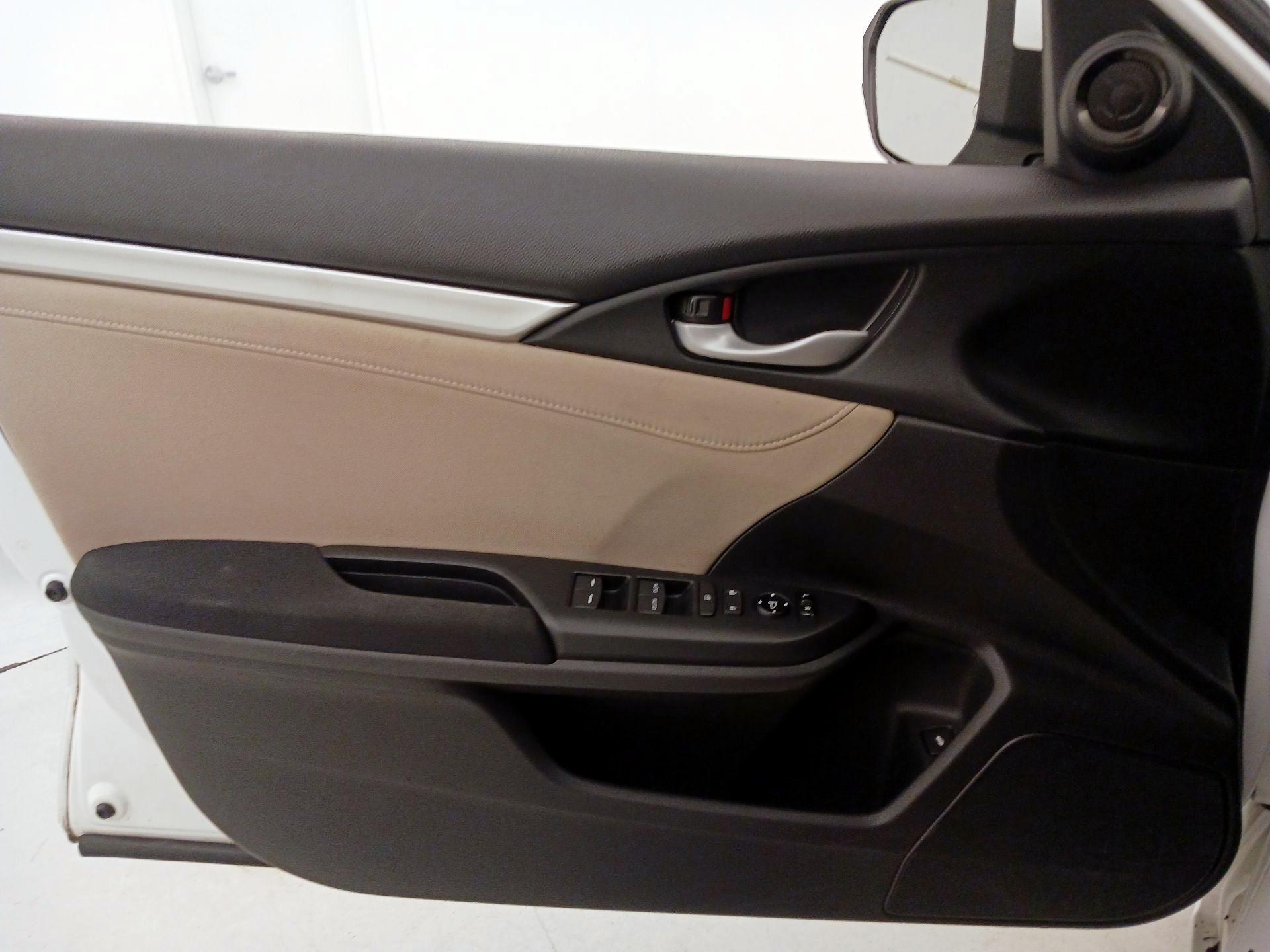 Thumbnail: 2017 Honda Civic - 12