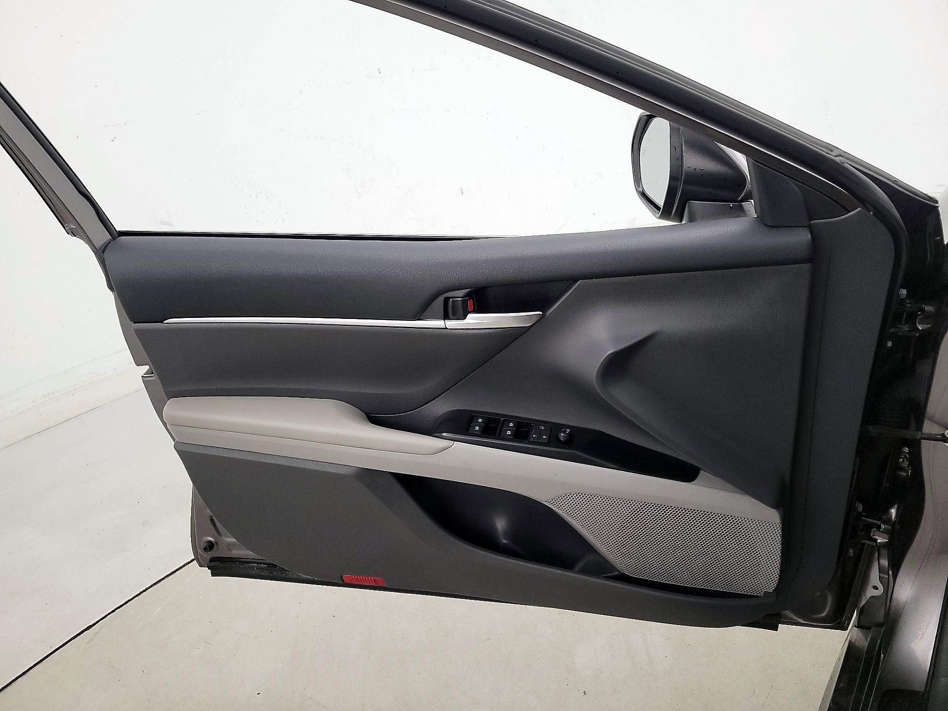 Thumbnail: 2020 Toyota Camry - 12