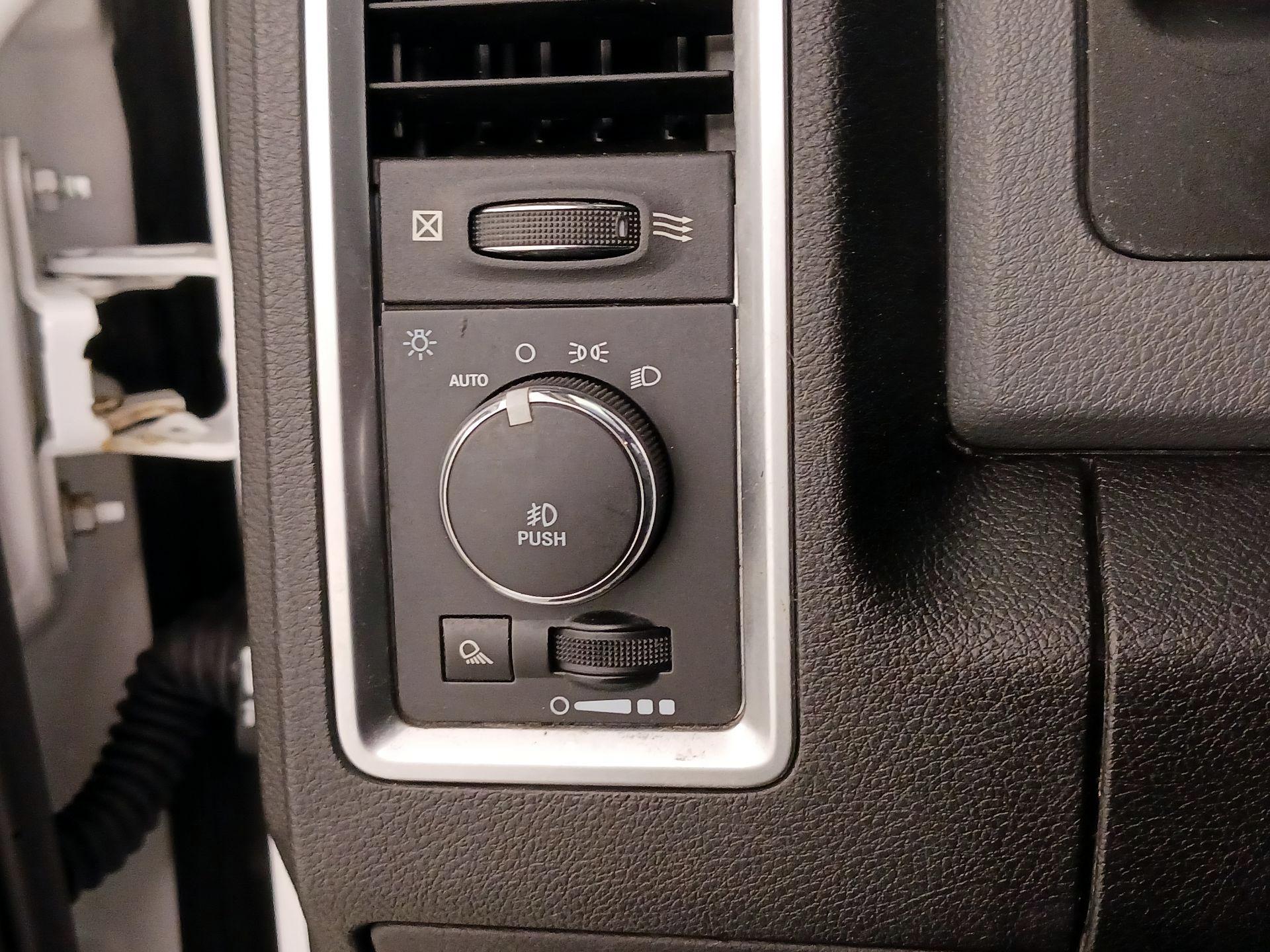 Thumbnail: 2019 RAM 1500 Classic - 13