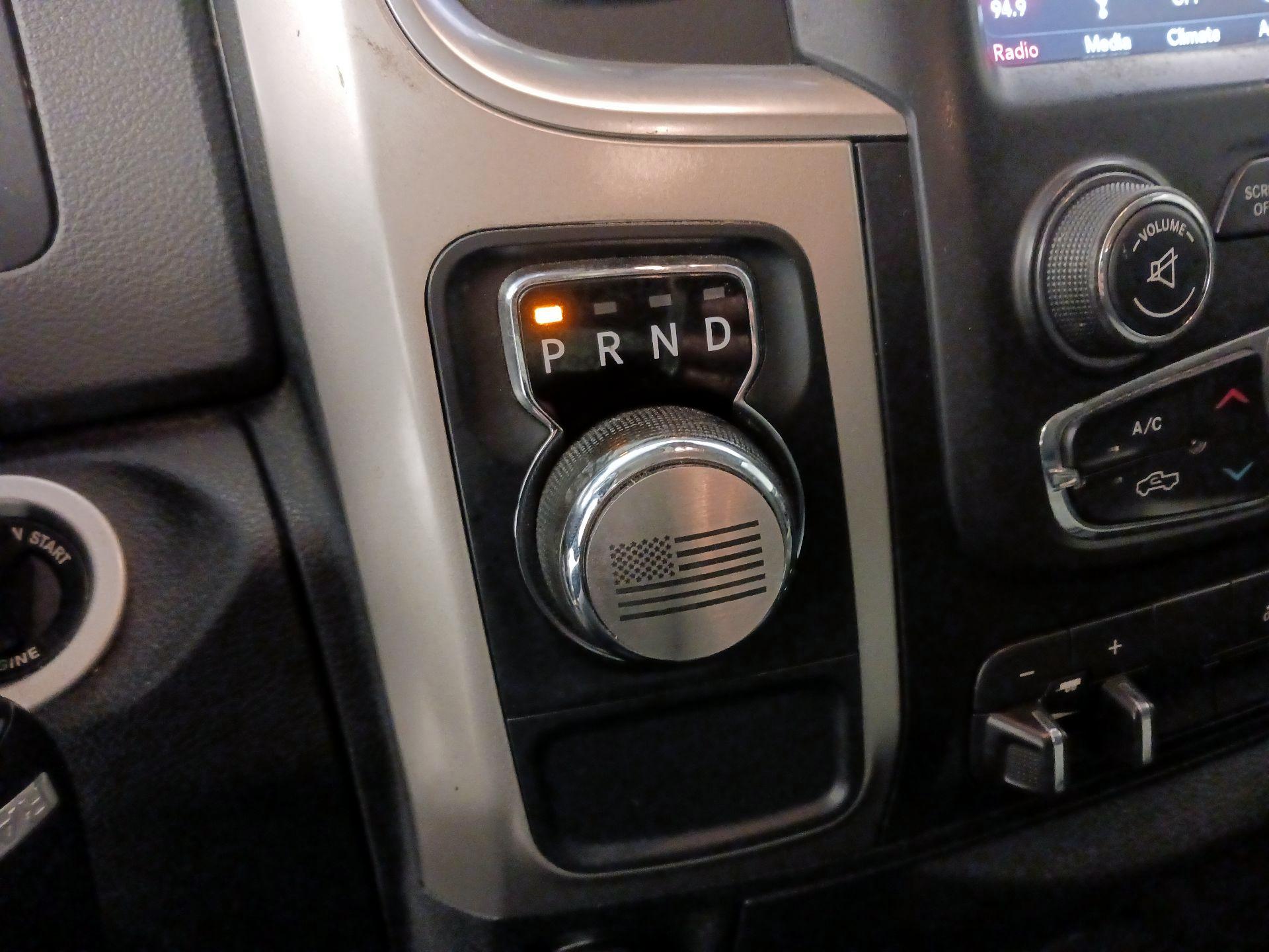 Thumbnail: 2019 RAM 1500 Classic - 17