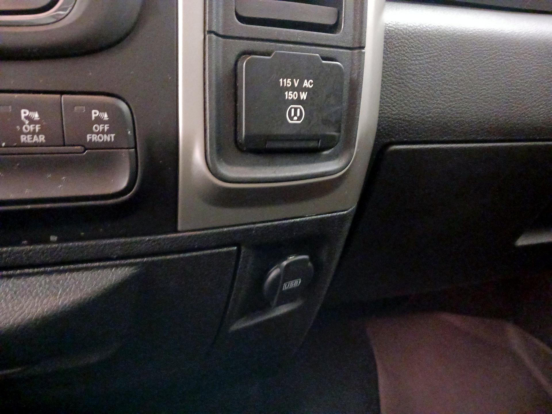 Thumbnail: 2019 RAM 1500 Classic - 18