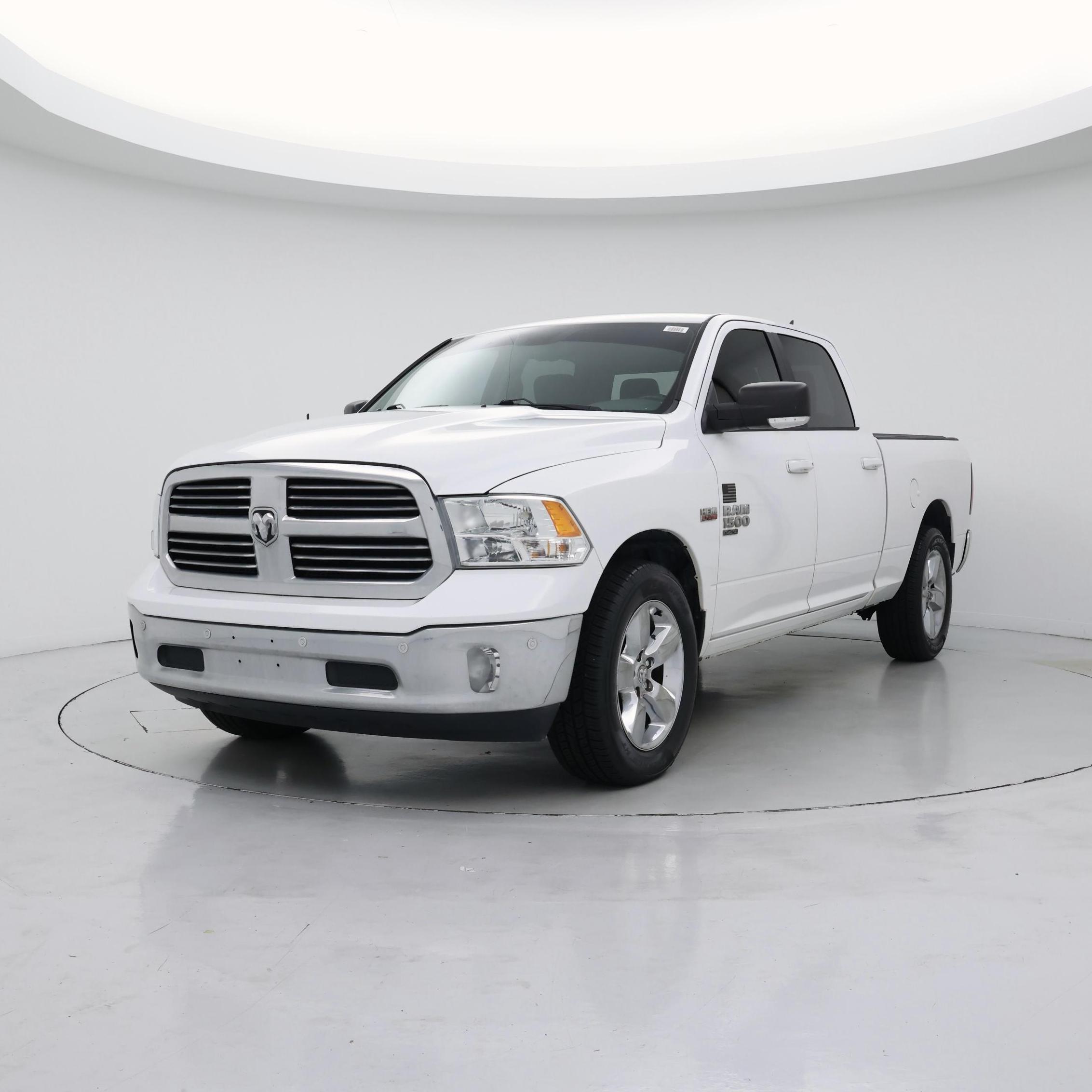 Thumbnail: 2019 RAM 1500 Classic - 4