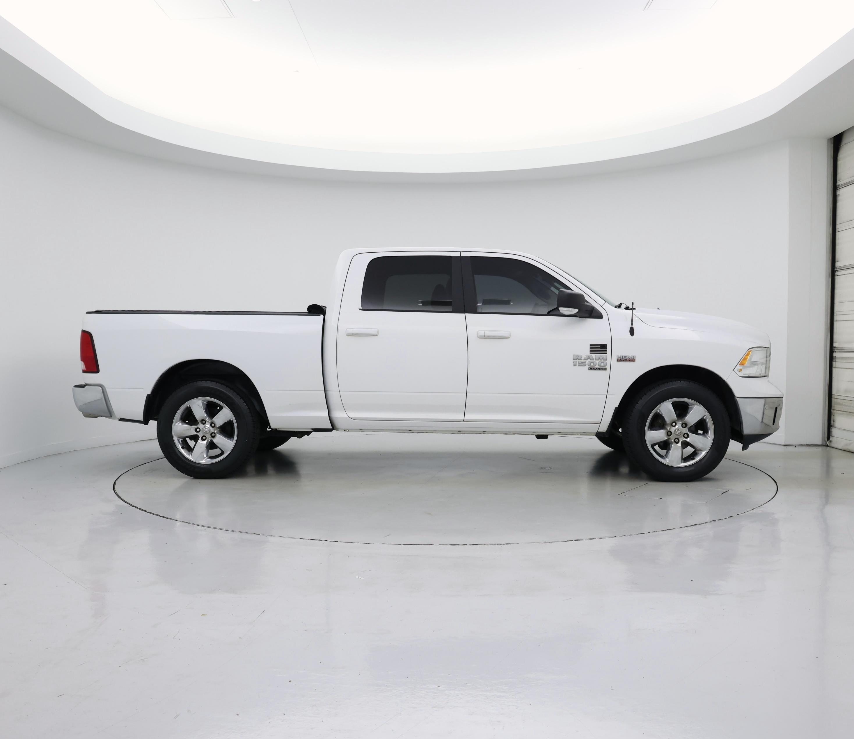 Thumbnail: 2019 RAM 1500 Classic - 7