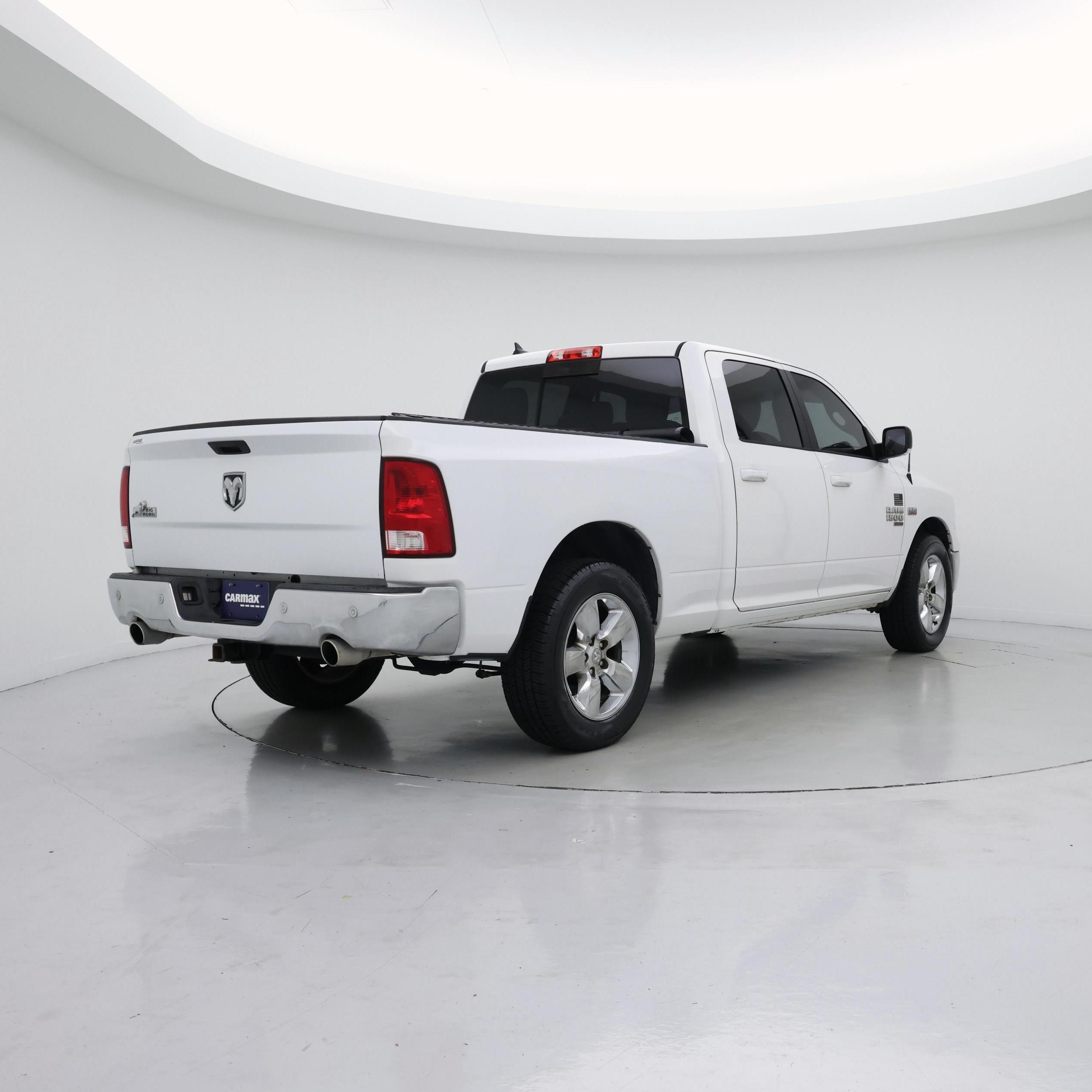 Thumbnail: 2019 RAM 1500 Classic - 8