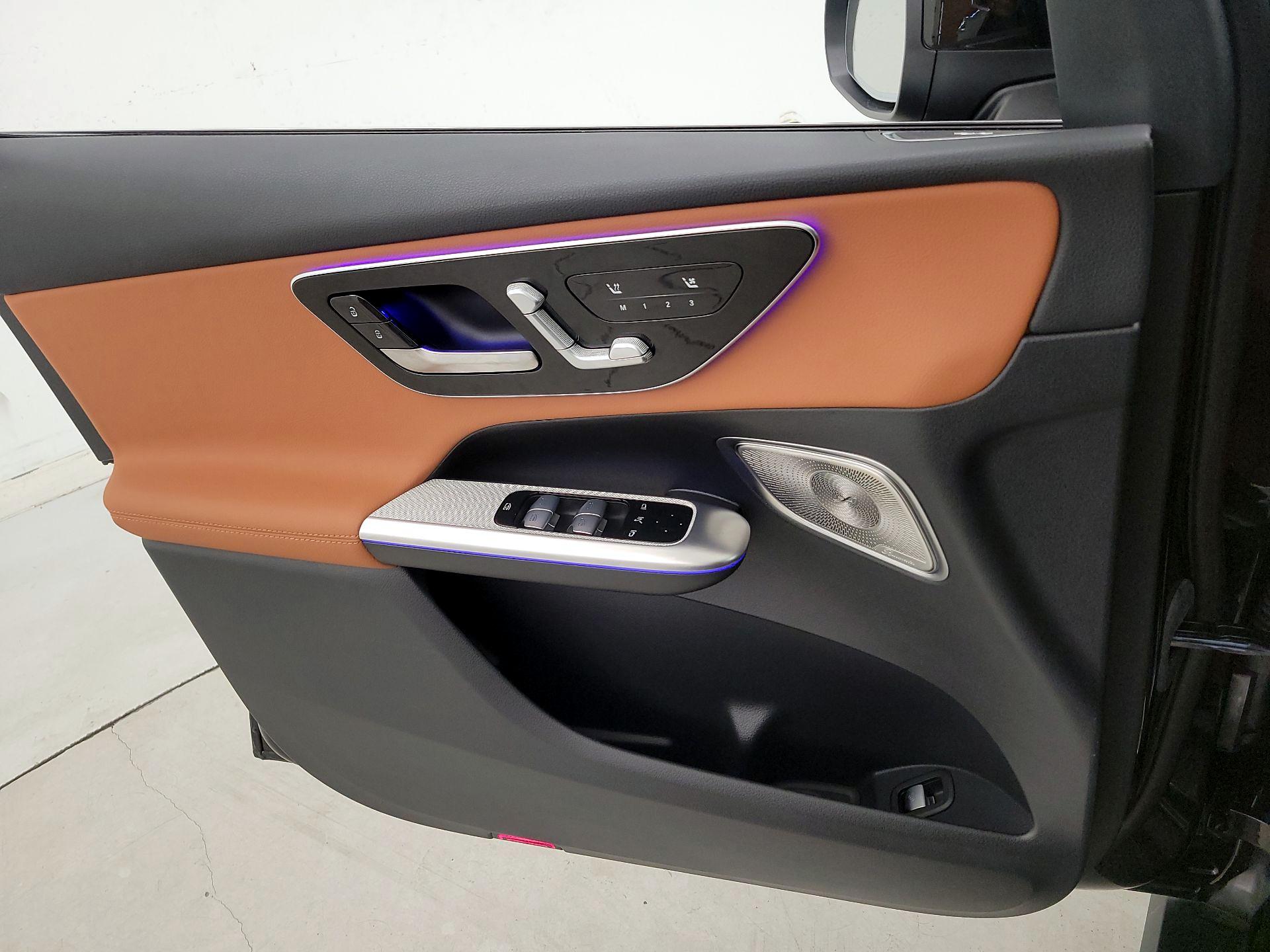 Thumbnail: 2025 Mercedes-Benz GLC - 12