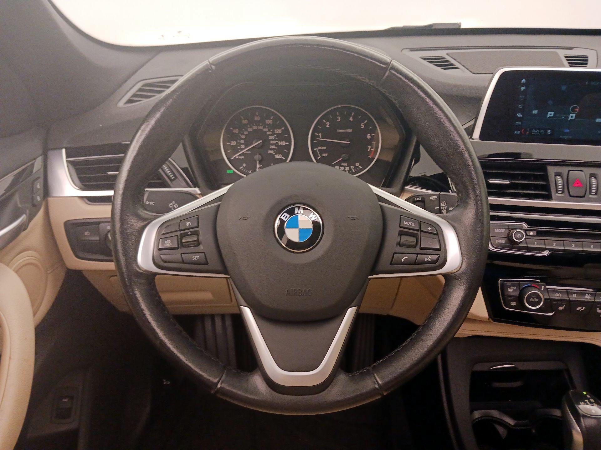 Thumbnail: 2018 BMW X1 - 10