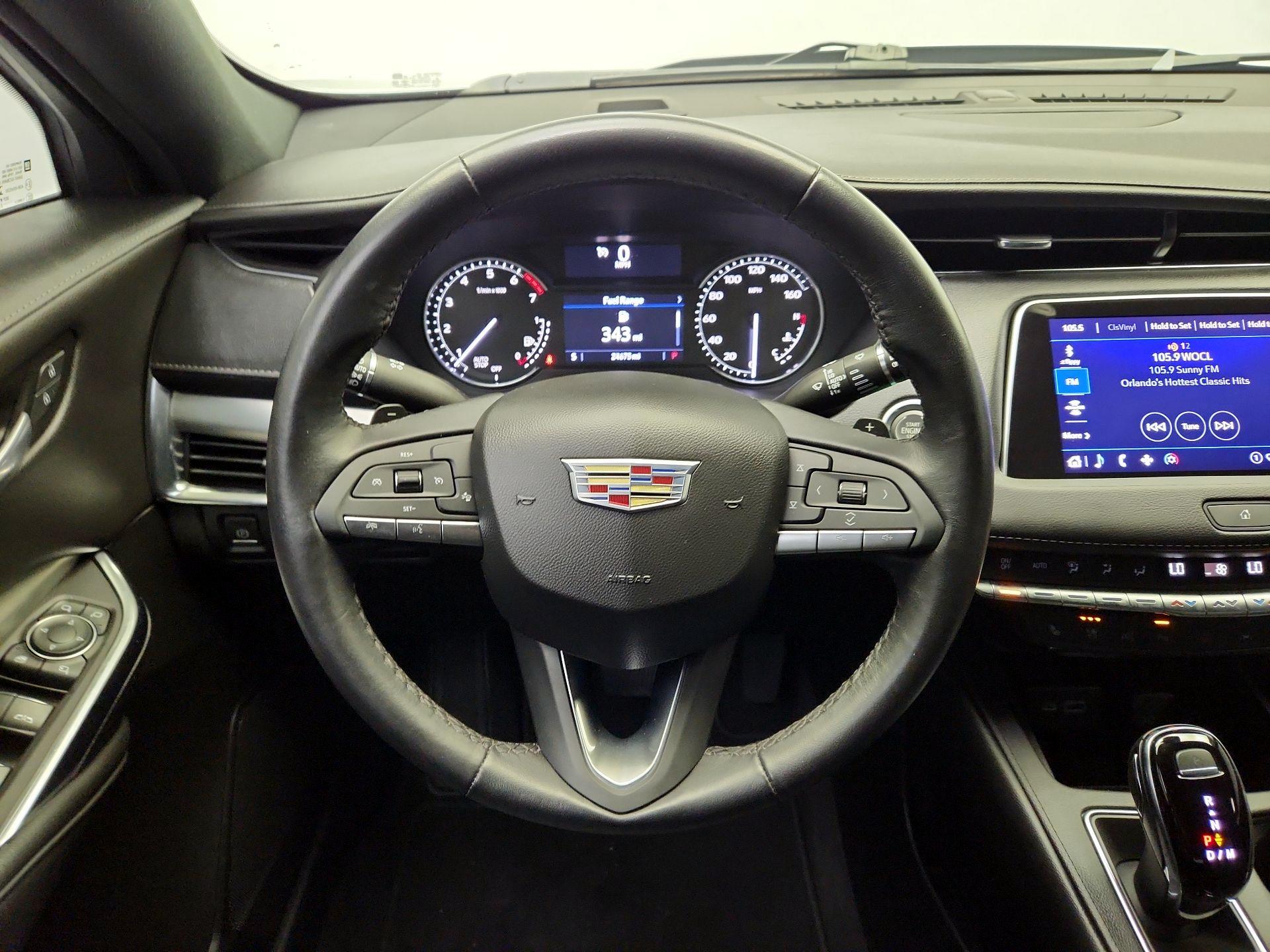 Thumbnail: 2022 Cadillac XT4 - 10