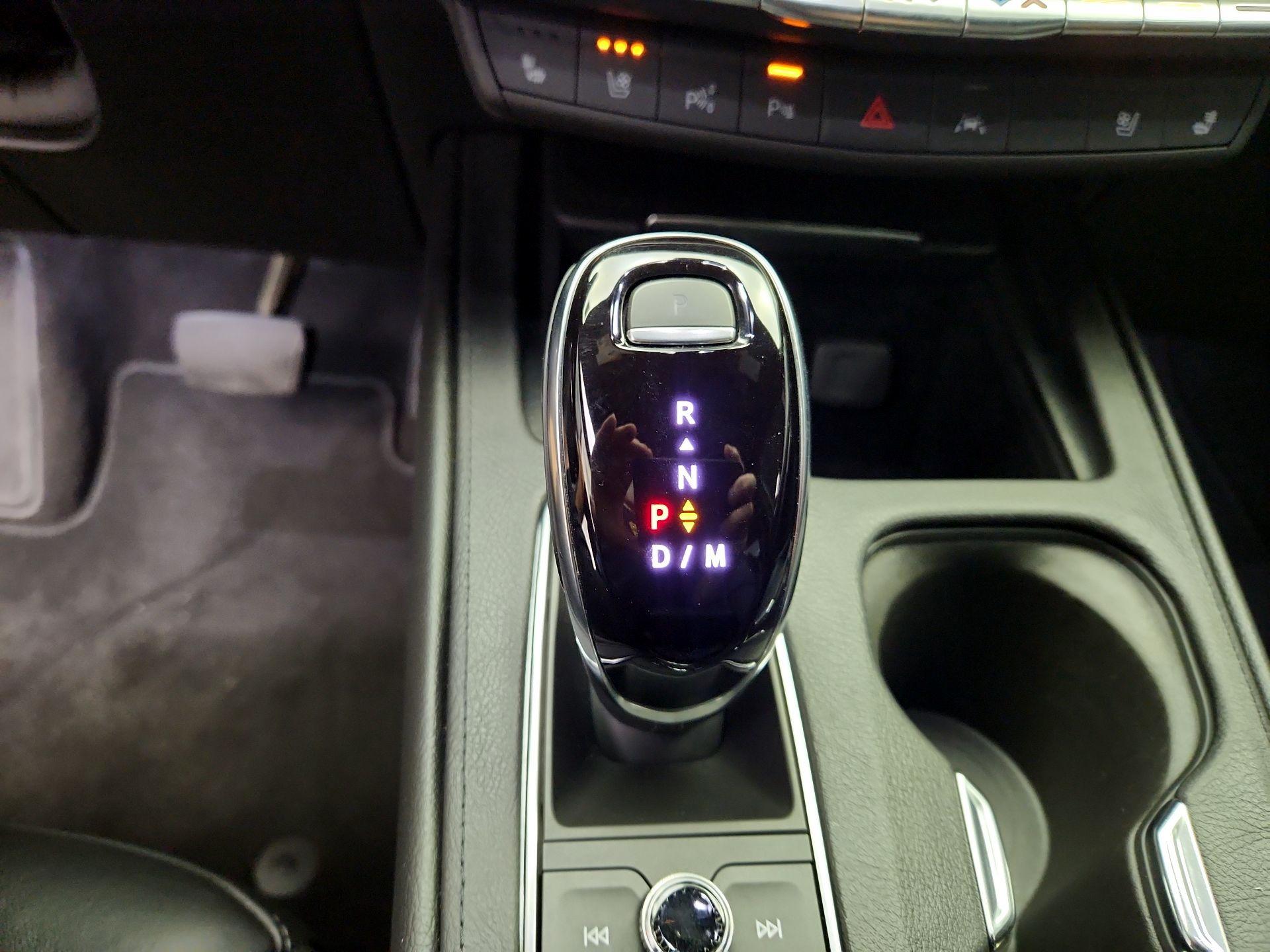 Thumbnail: 2022 Cadillac XT4 - 17