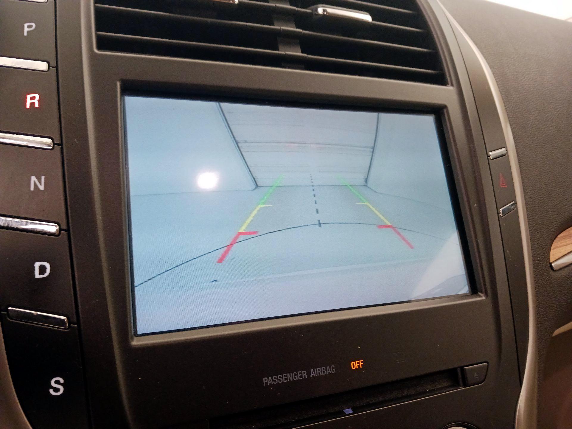 Thumbnail: 2016 Lincoln MKC - 15