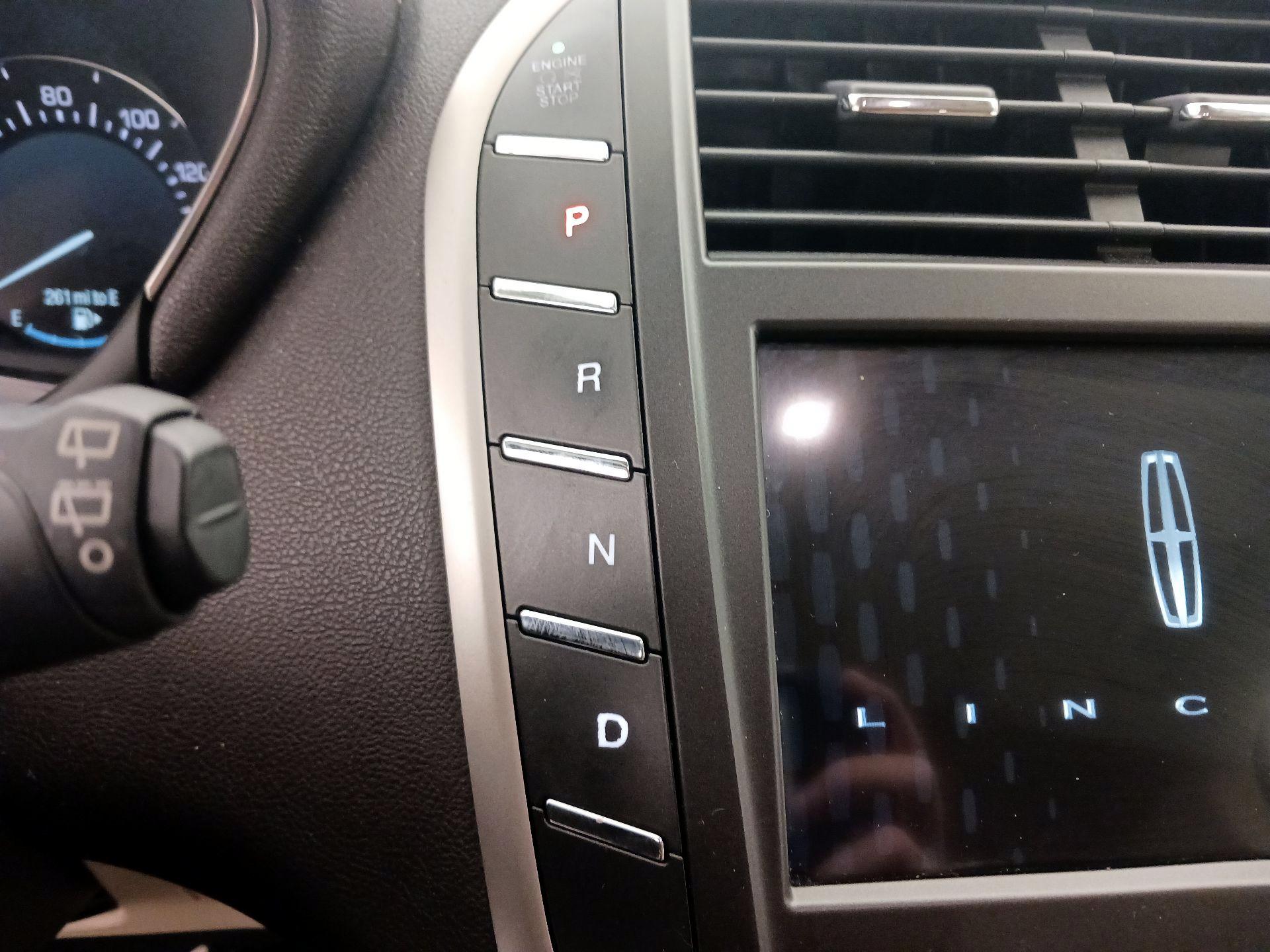 Thumbnail: 2016 Lincoln MKC - 18