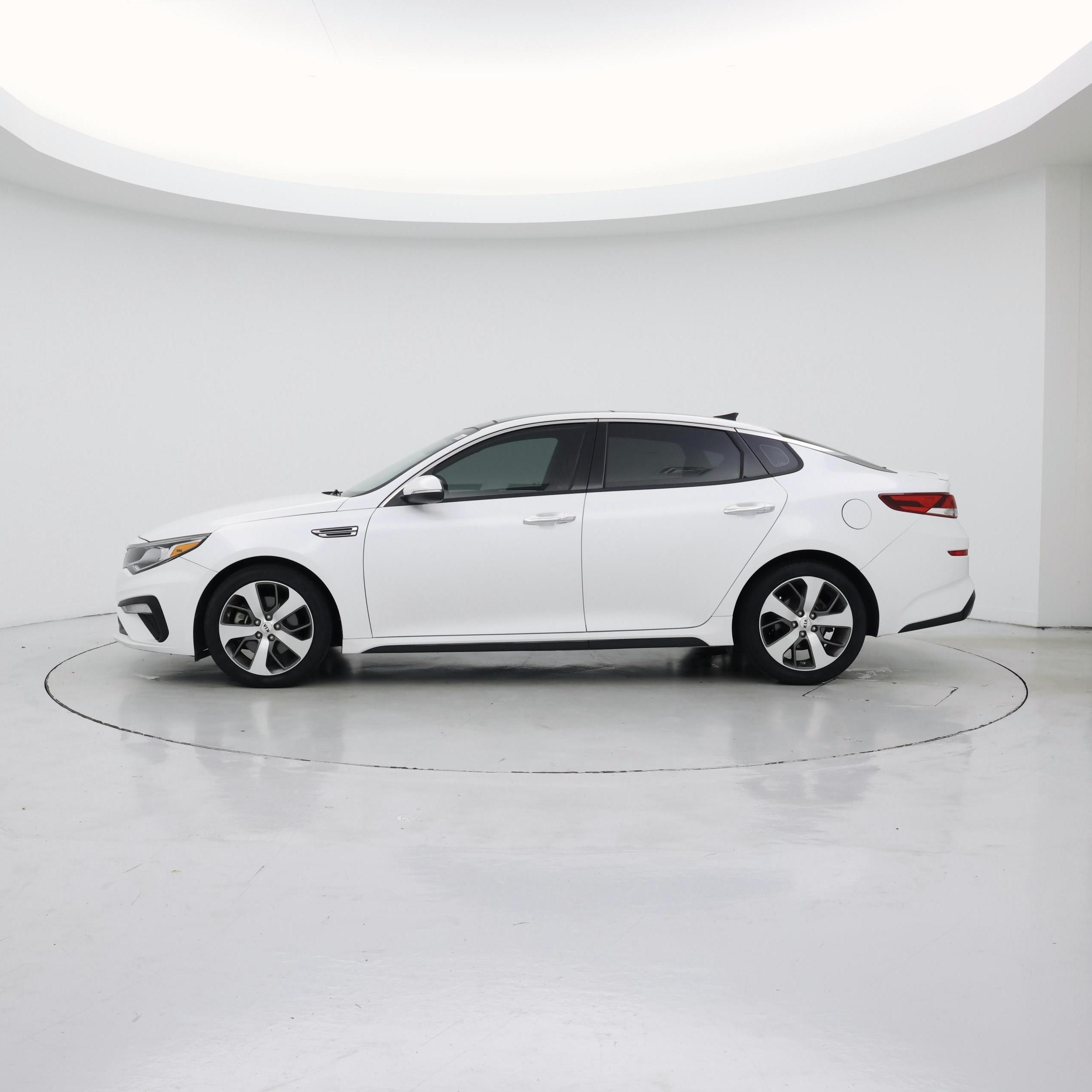 Thumbnail: 2019 Kia Optima - 3