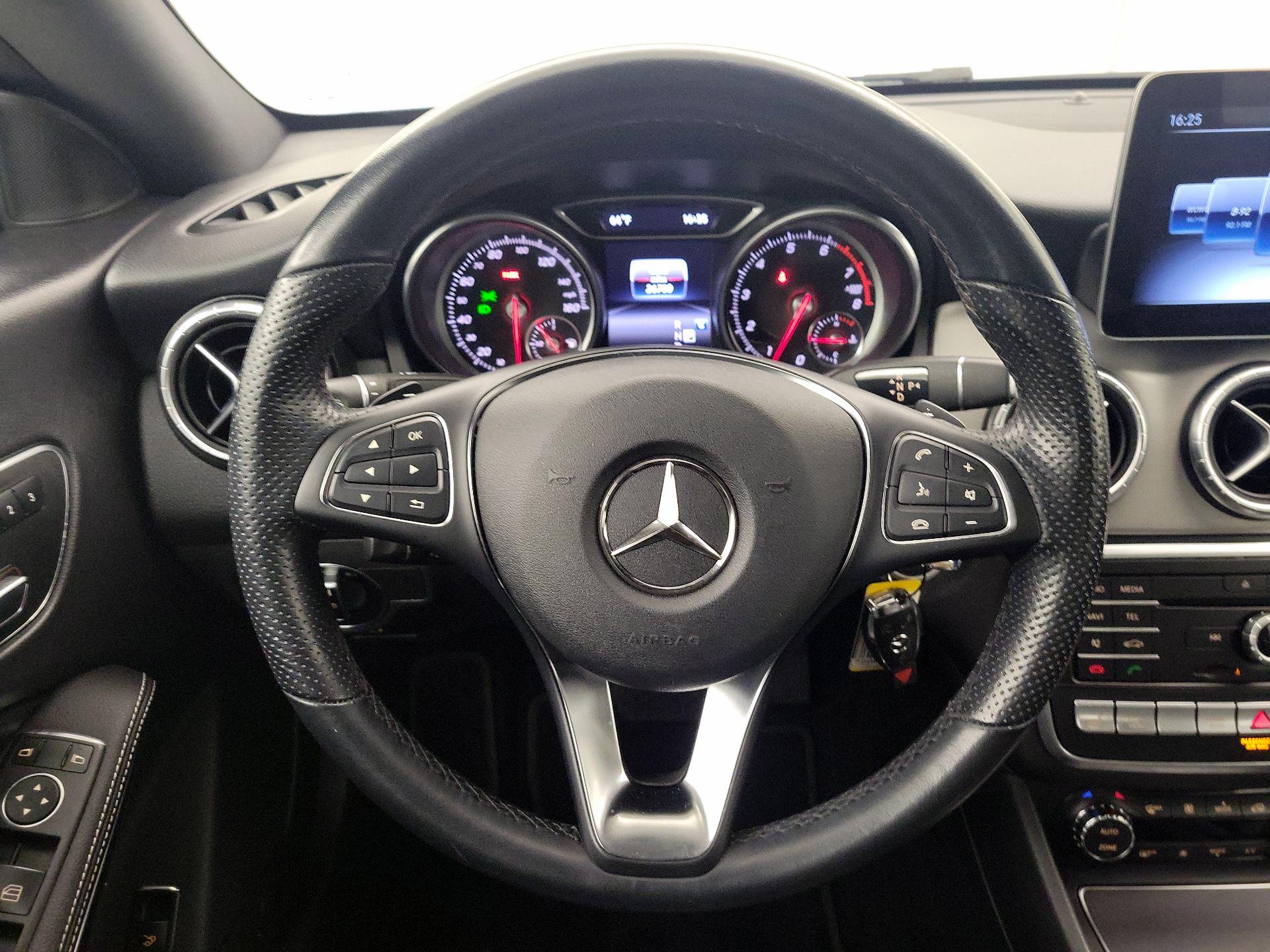 Thumbnail: 2019 Mercedes-Benz CLA - 10