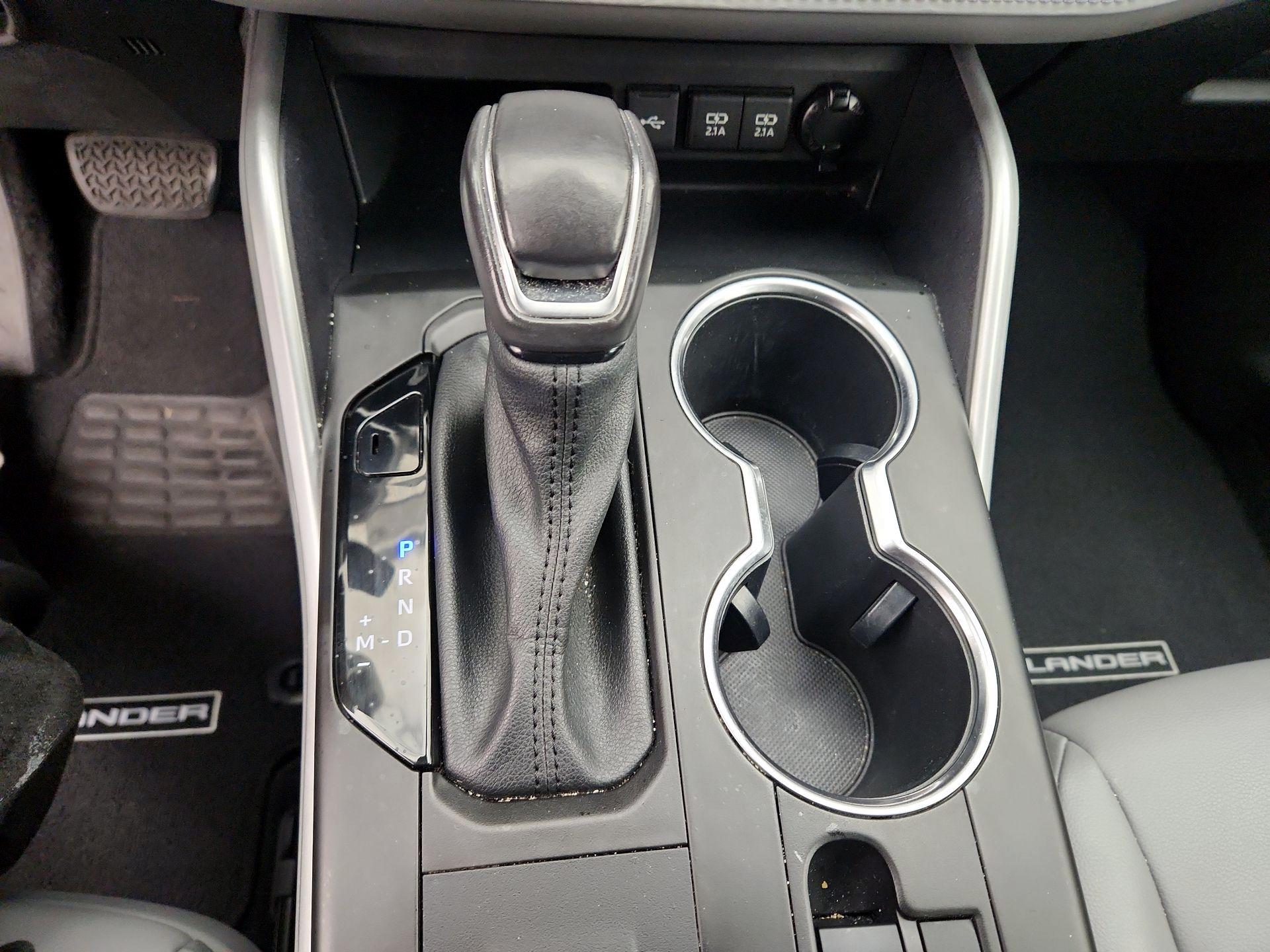 Thumbnail: 2021 Toyota Highlander - 17