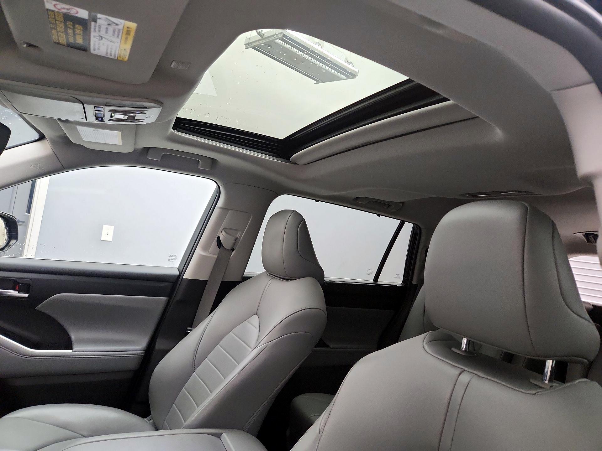 Thumbnail: 2021 Toyota Highlander - 19