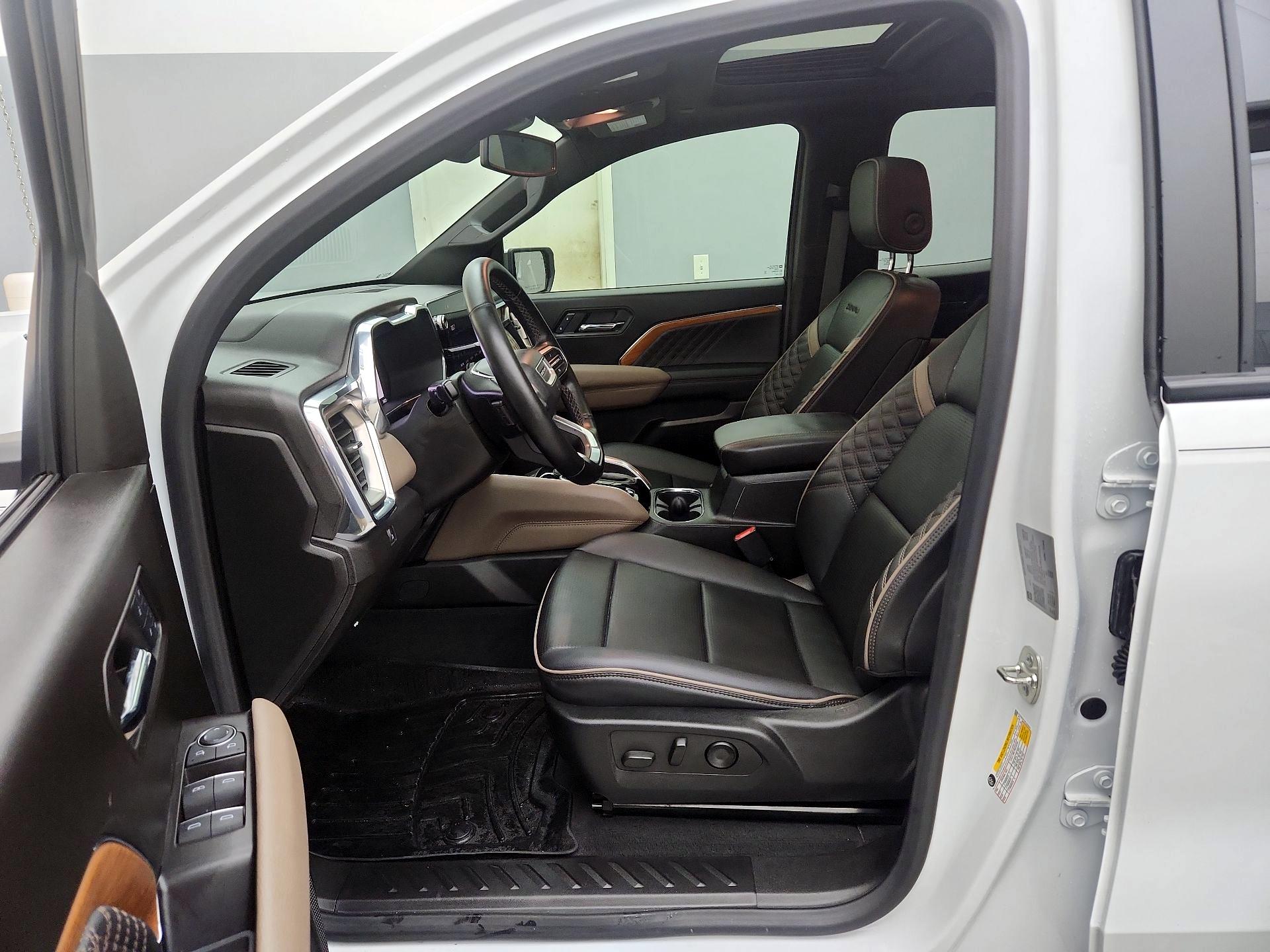 Thumbnail: 2024 GMC Canyon - 11