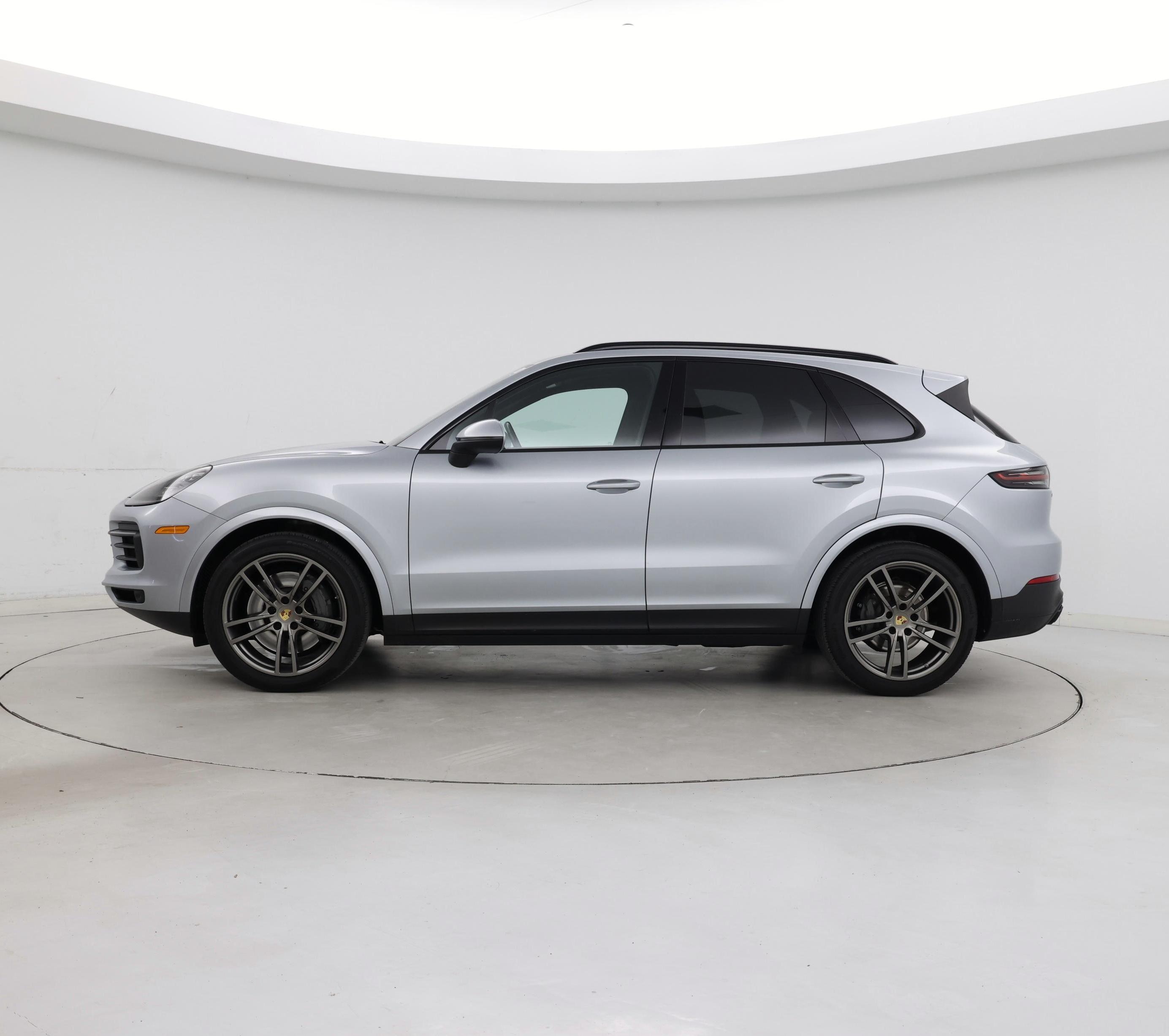 Thumbnail: 2020 Porsche Cayenne - 3