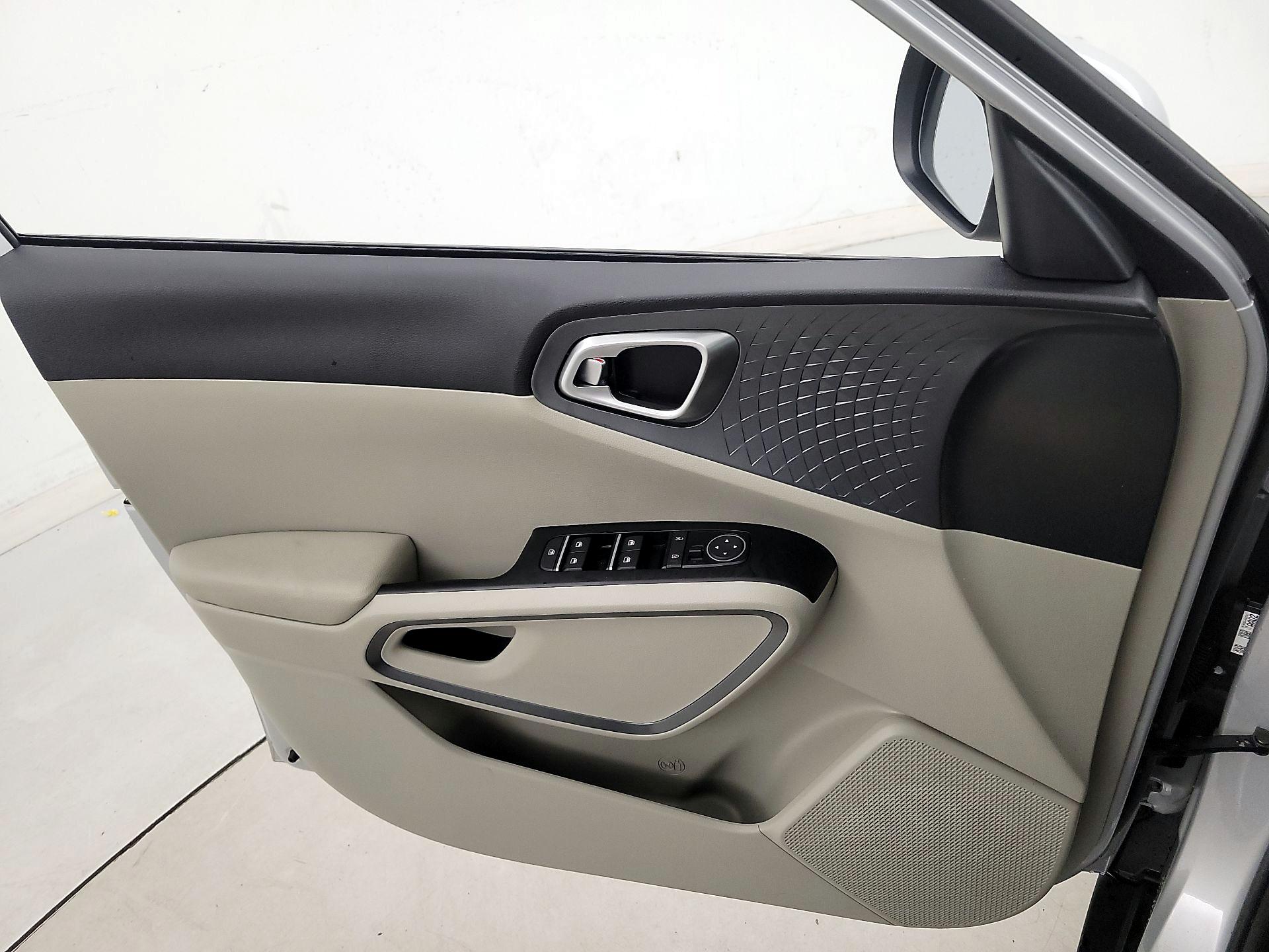 Thumbnail: 2021 Kia Soul - 12