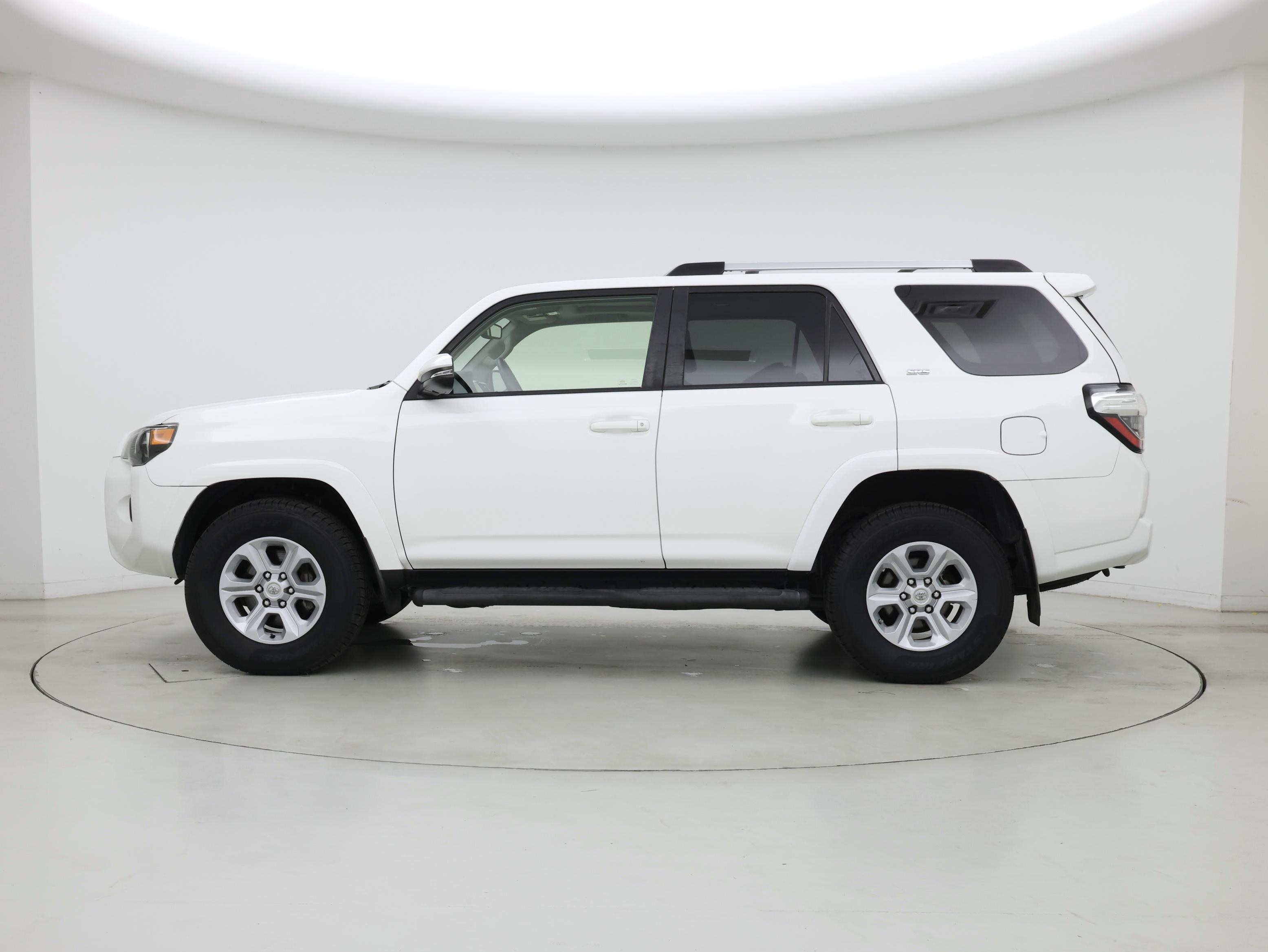 Thumbnail: 2019 Toyota 4Runner - 3
