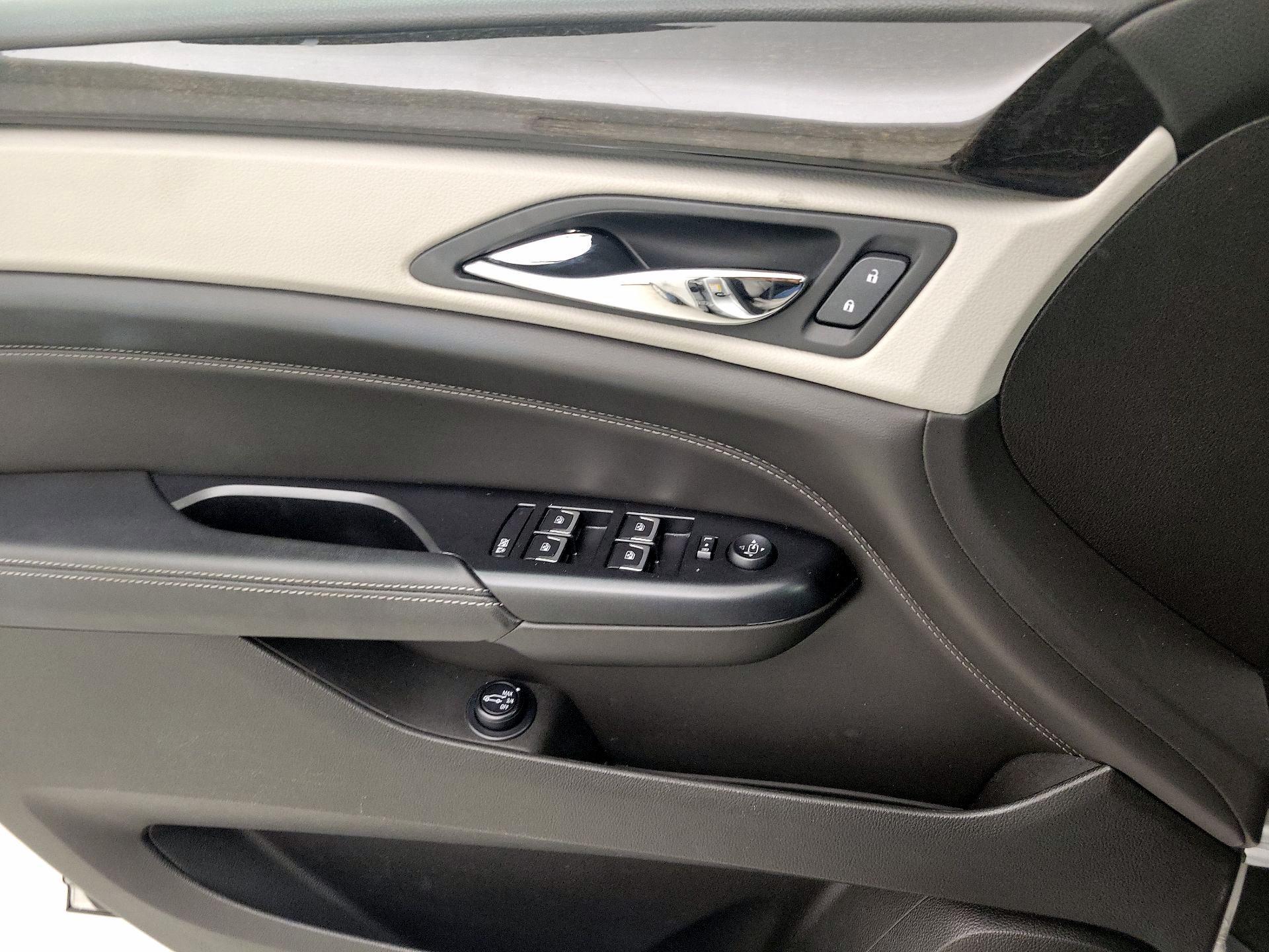 Thumbnail: 2015 Cadillac SRX - 12