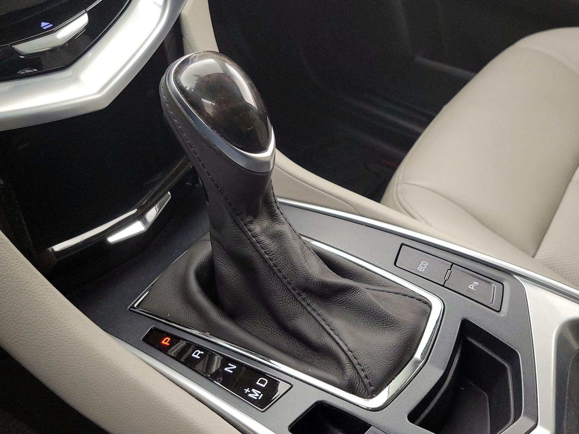 Thumbnail: 2015 Cadillac SRX - 18