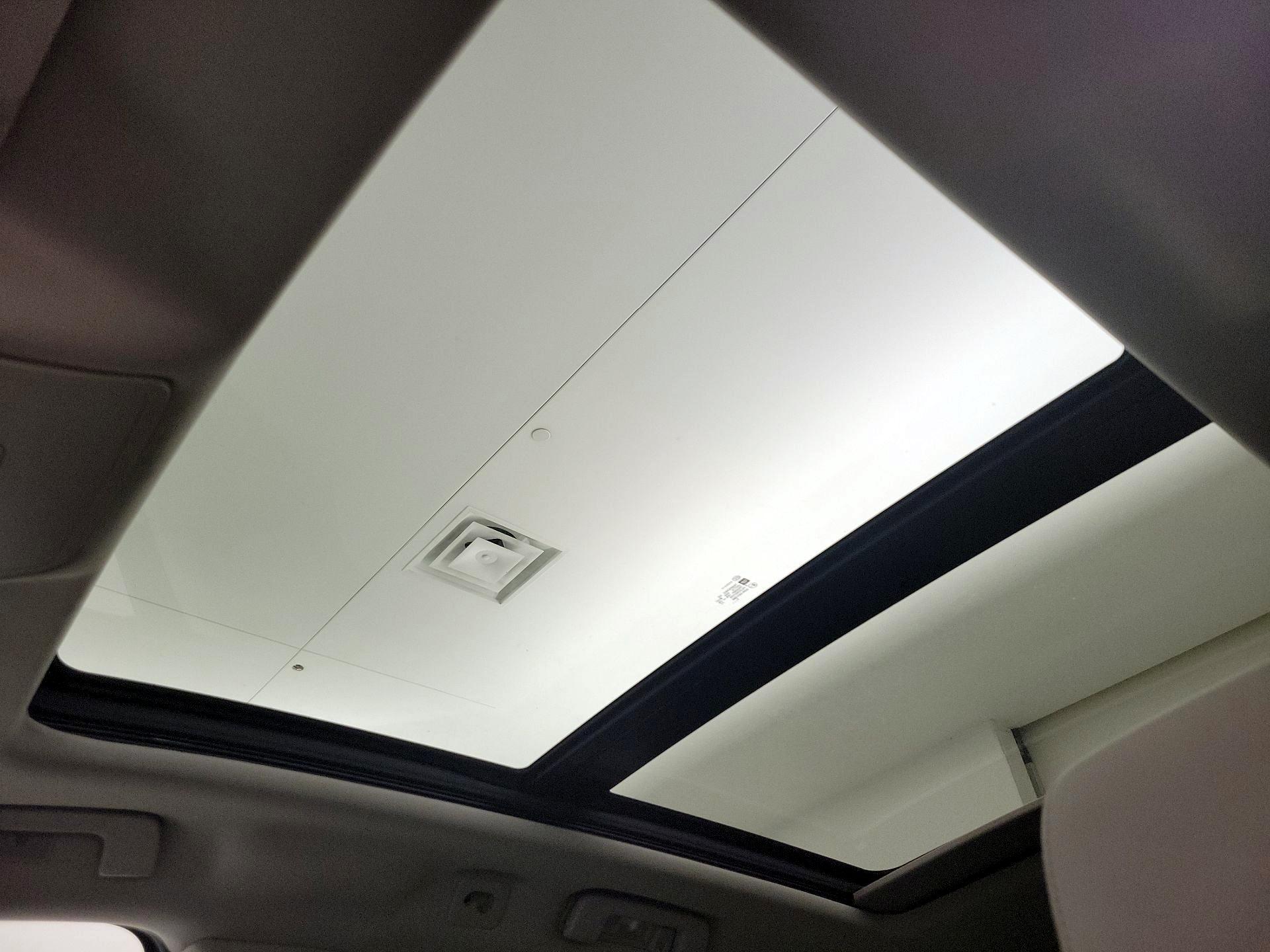 Thumbnail: 2015 Cadillac SRX - 20