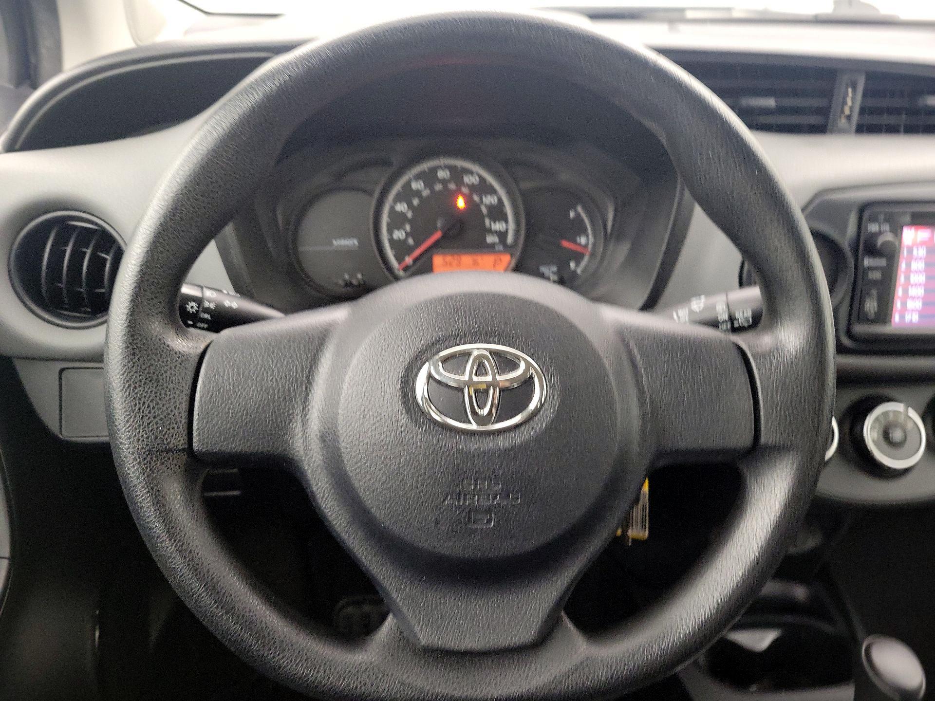 Thumbnail: 2015 Toyota Yaris - 10