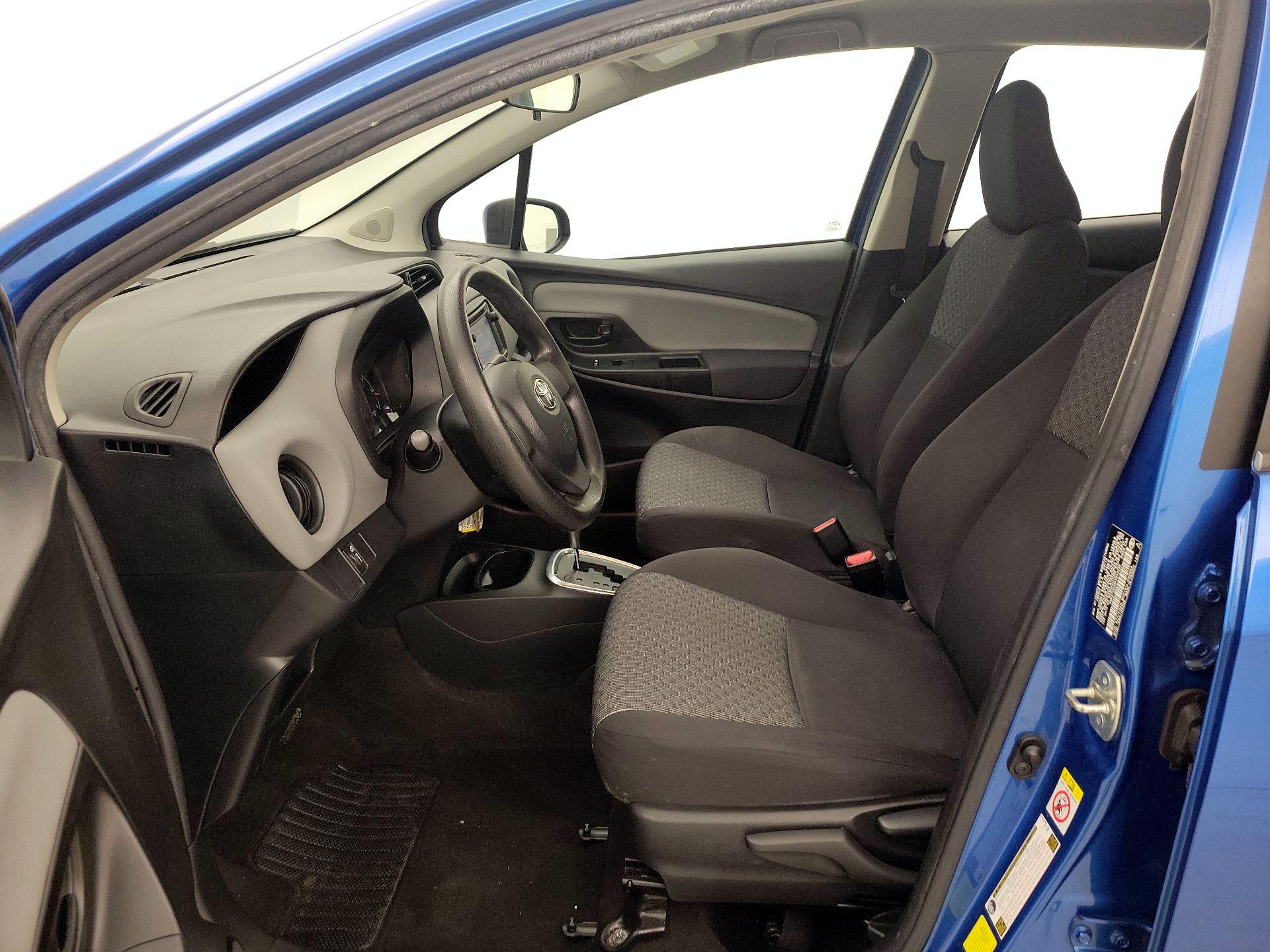 Thumbnail: 2015 Toyota Yaris - 11