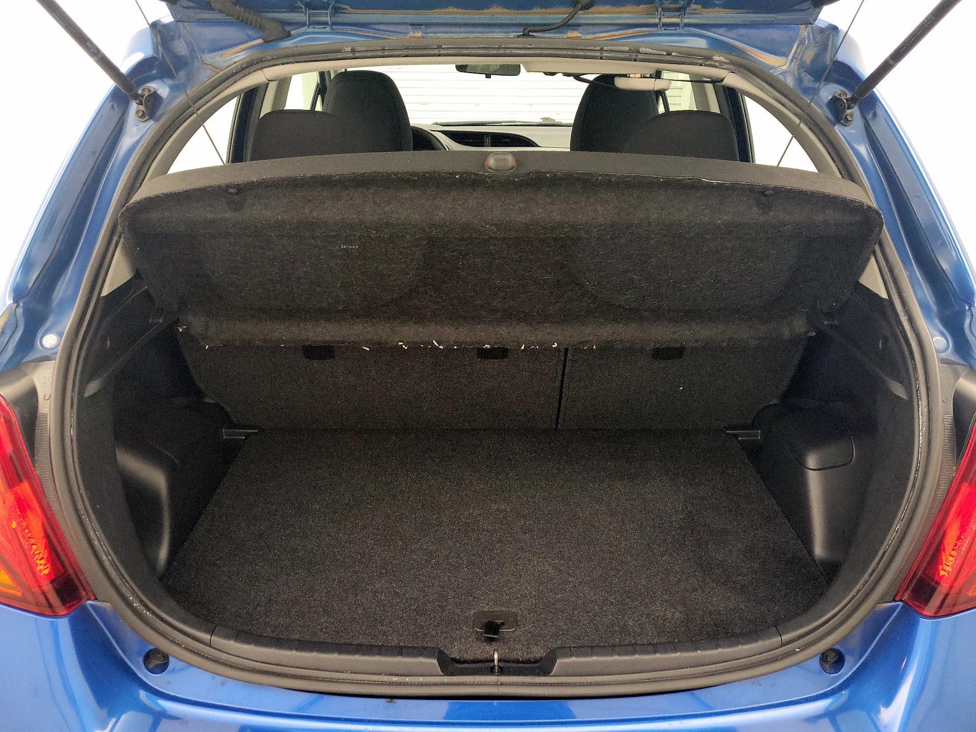 Thumbnail: 2015 Toyota Yaris - 19