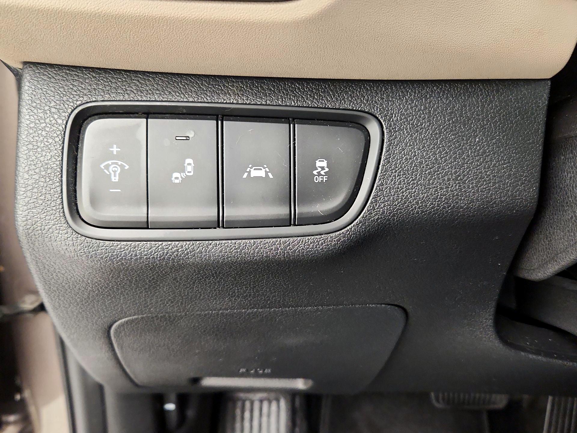 Thumbnail: 2019 Hyundai Santa Fe - 13