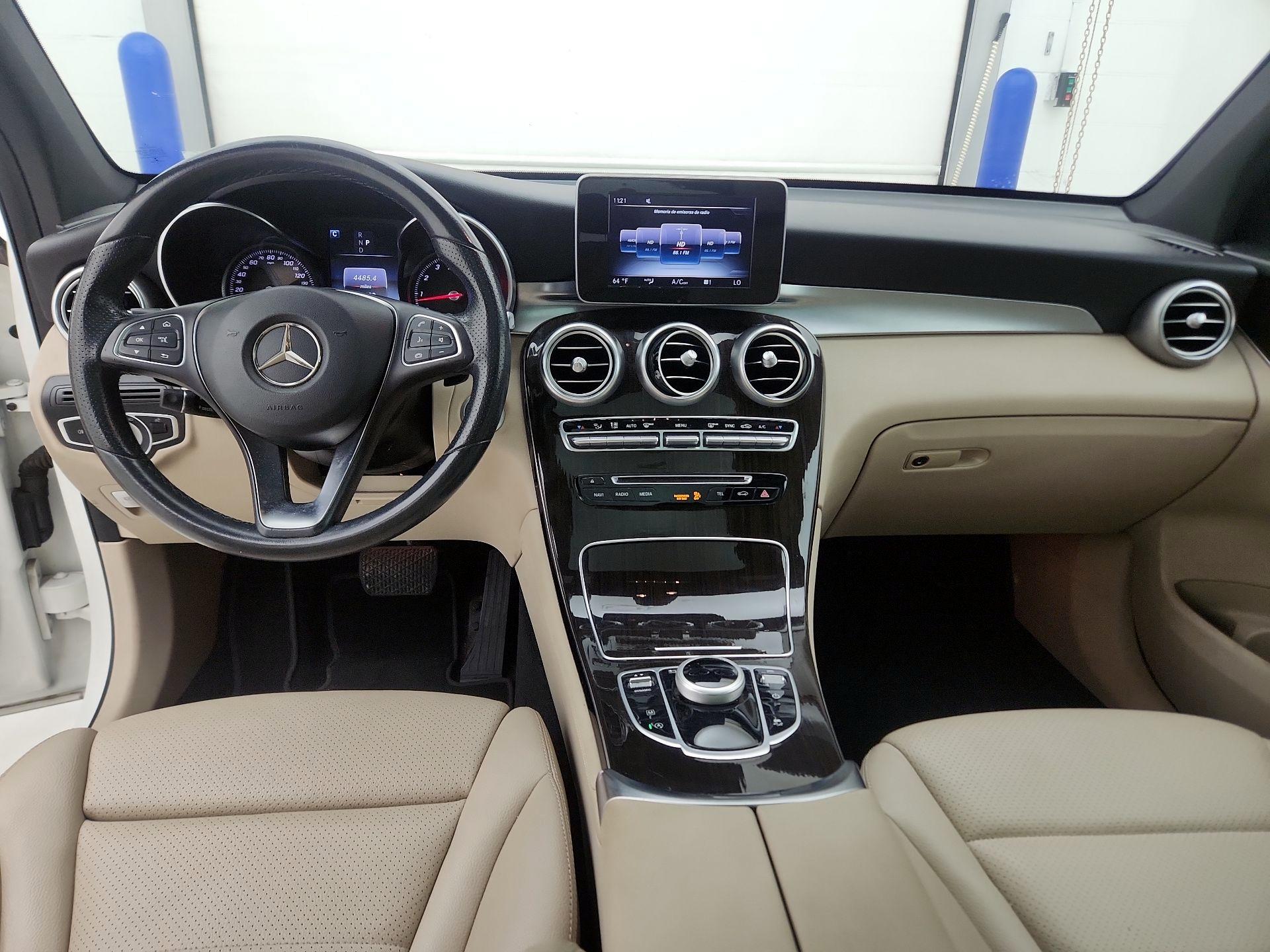 Thumbnail: 2017 Mercedes-Benz GLC - 9