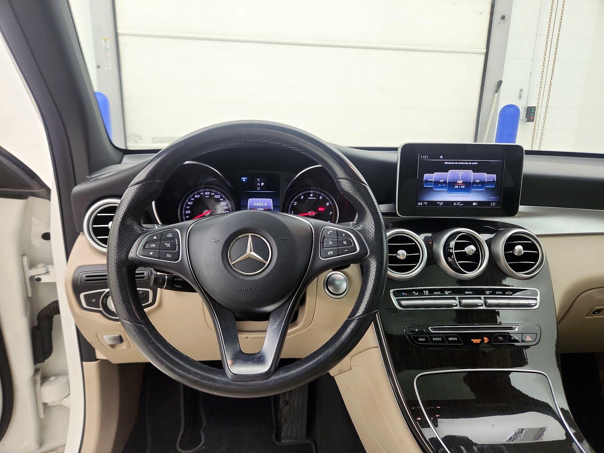 Thumbnail: 2017 Mercedes-Benz GLC - 10