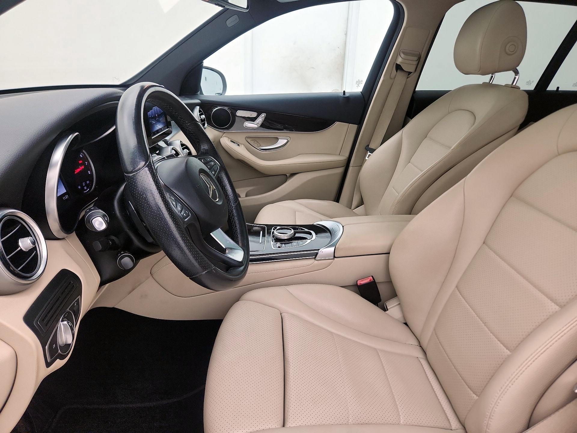 Thumbnail: 2017 Mercedes-Benz GLC - 11