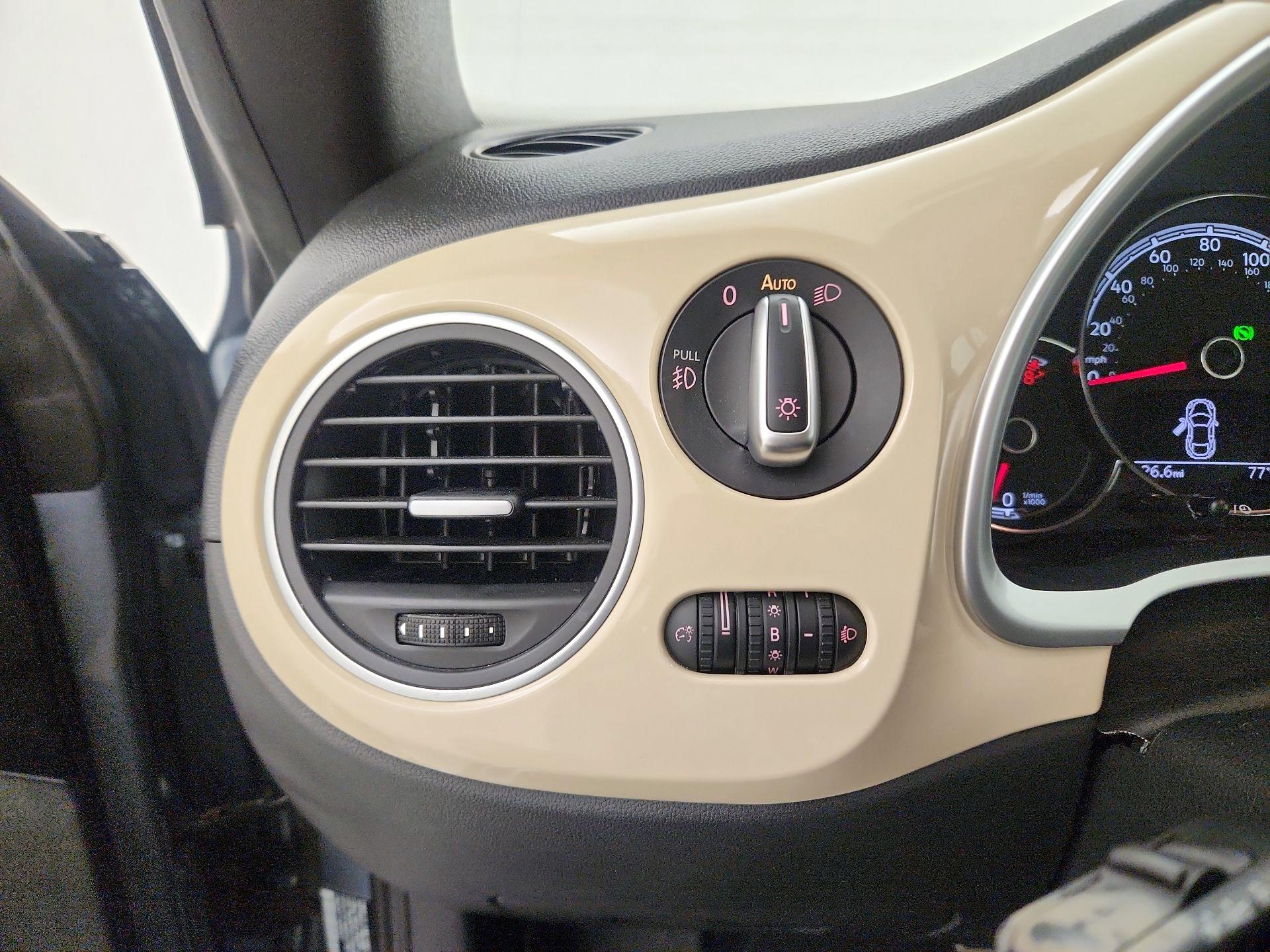 Thumbnail: 2019 Volkswagen Beetle - 13