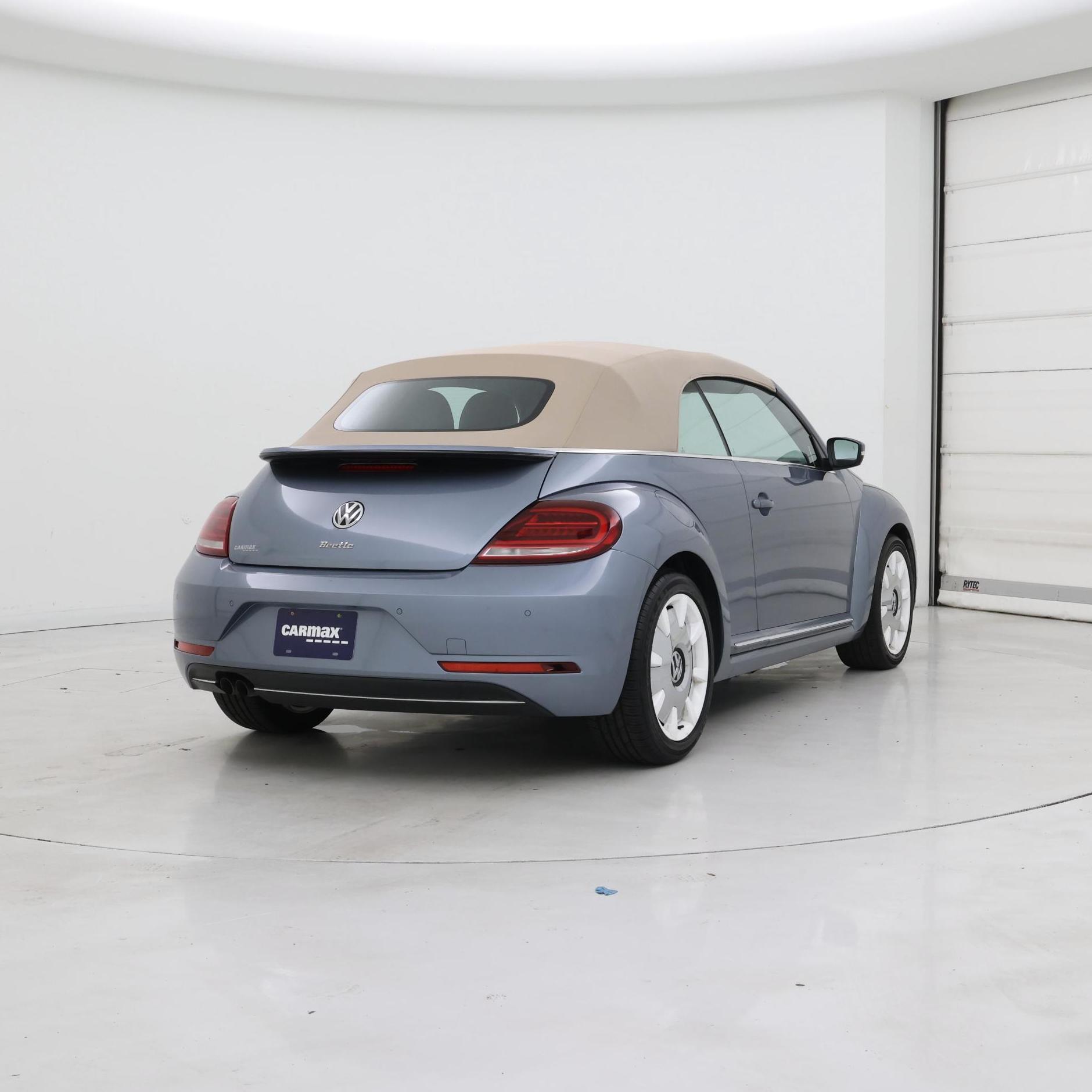 Thumbnail: 2019 Volkswagen Beetle - 8