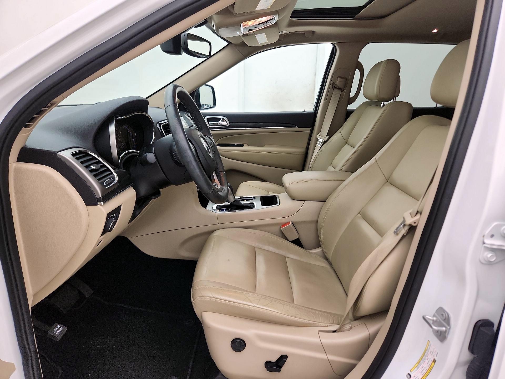 Thumbnail: 2019 Jeep Grand Cherokee - 11